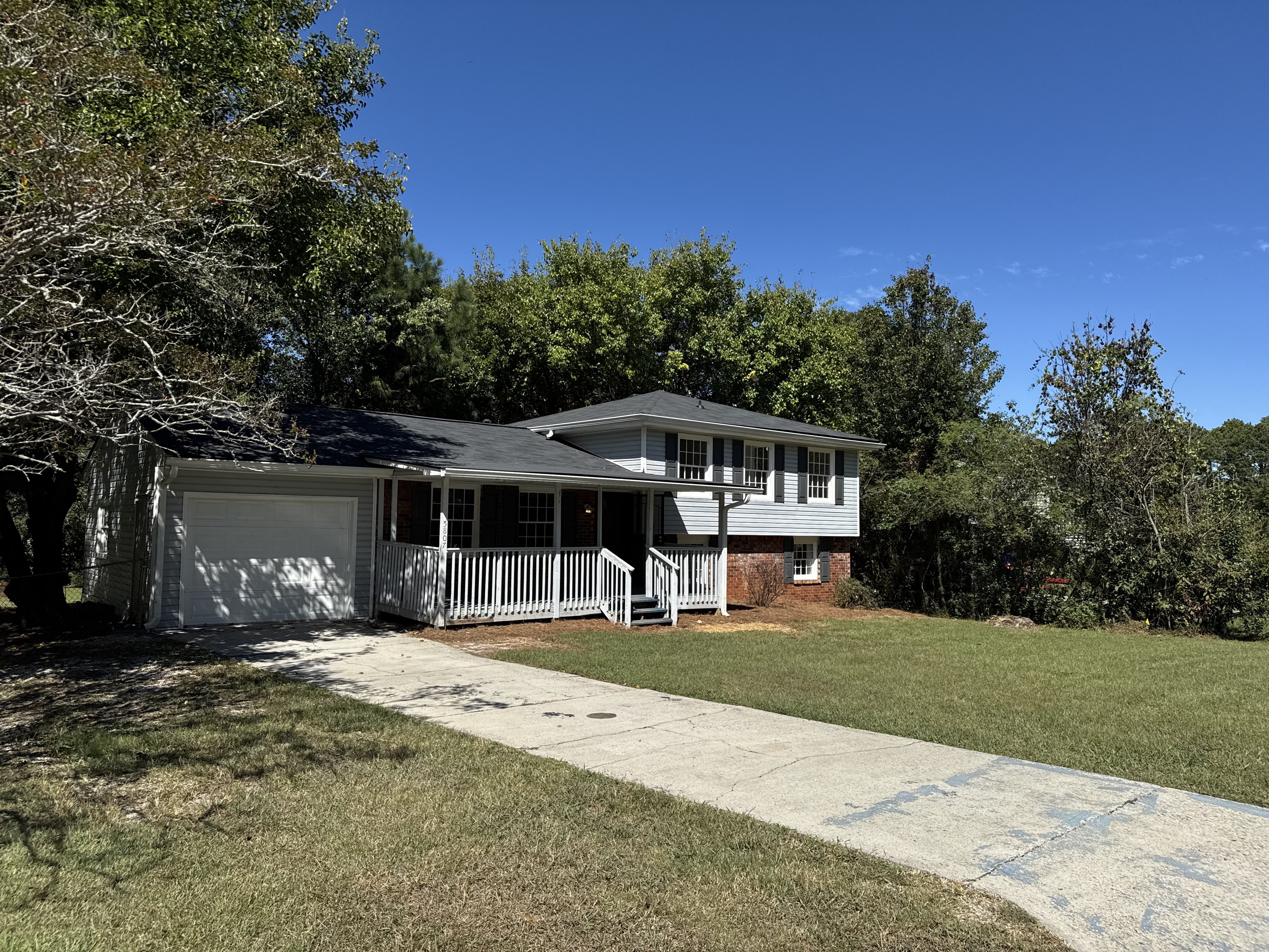 Photo 17 of 20 of 5807 Cobbrook Dr, Ellenwood, GA