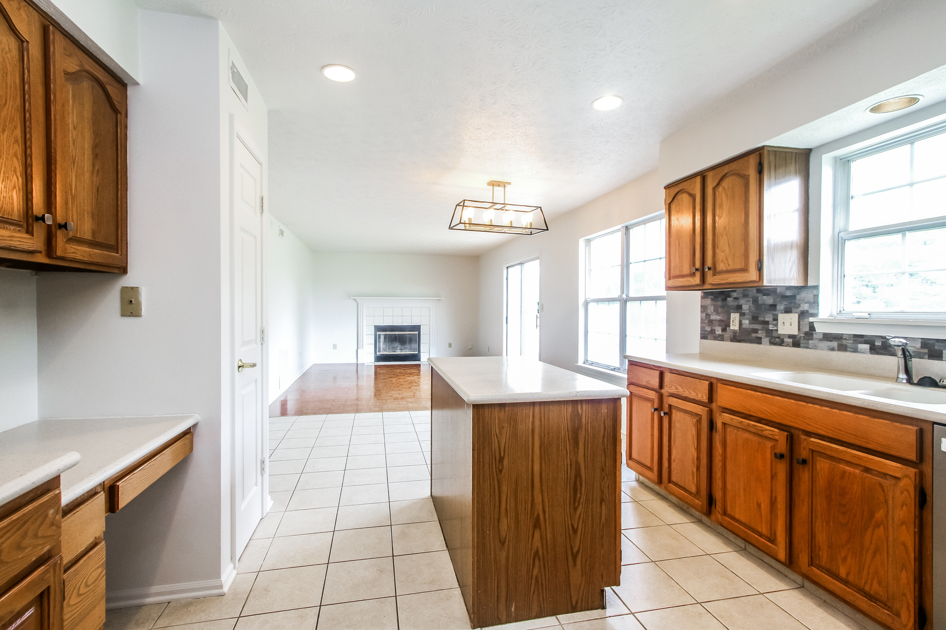 Photo 5 of 22 of 7641 Germander Ln, Indianapolis, IN