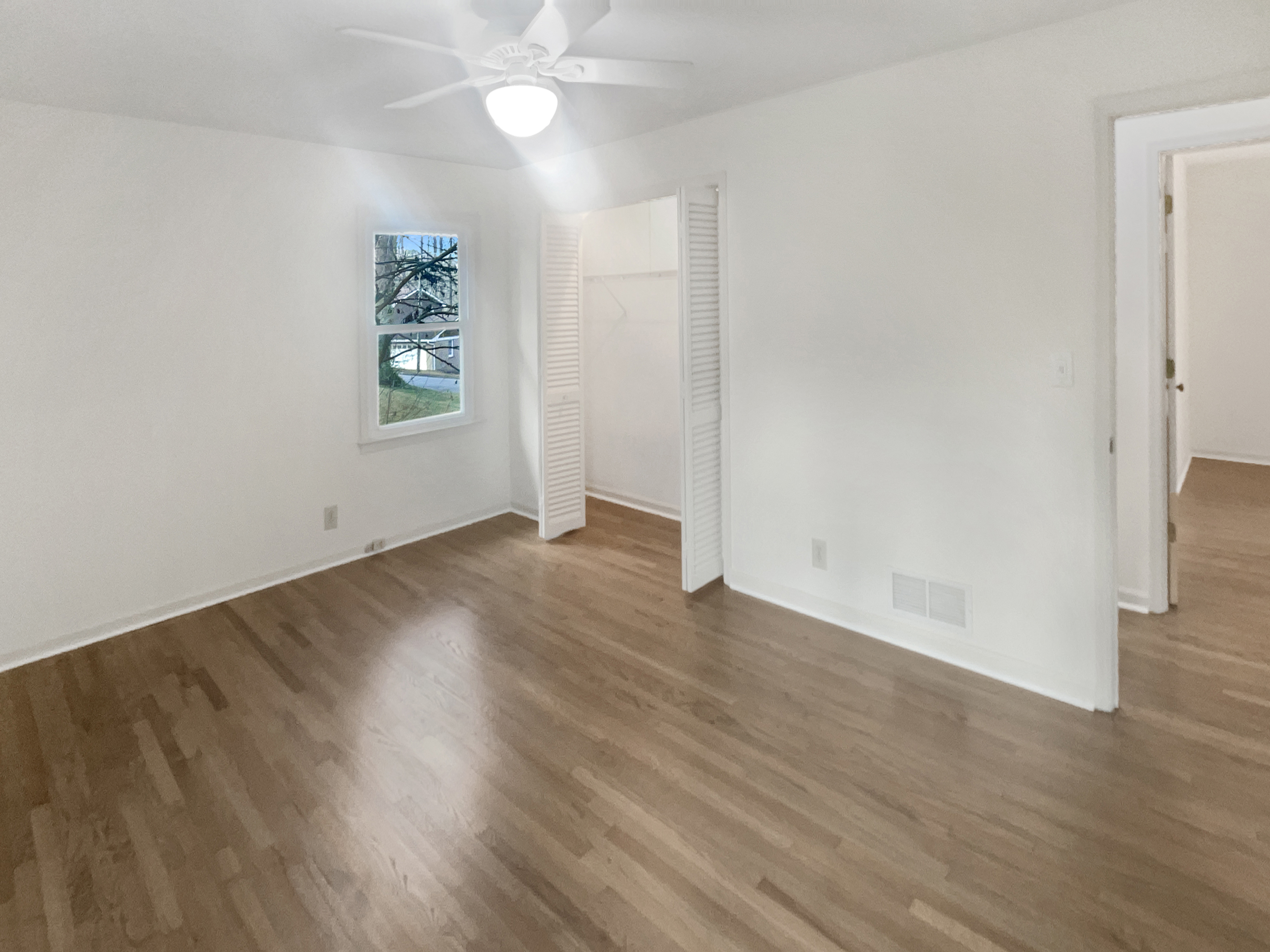 Photo 13 of 26 of 3969 Briaridge Cir, Atlanta, GA