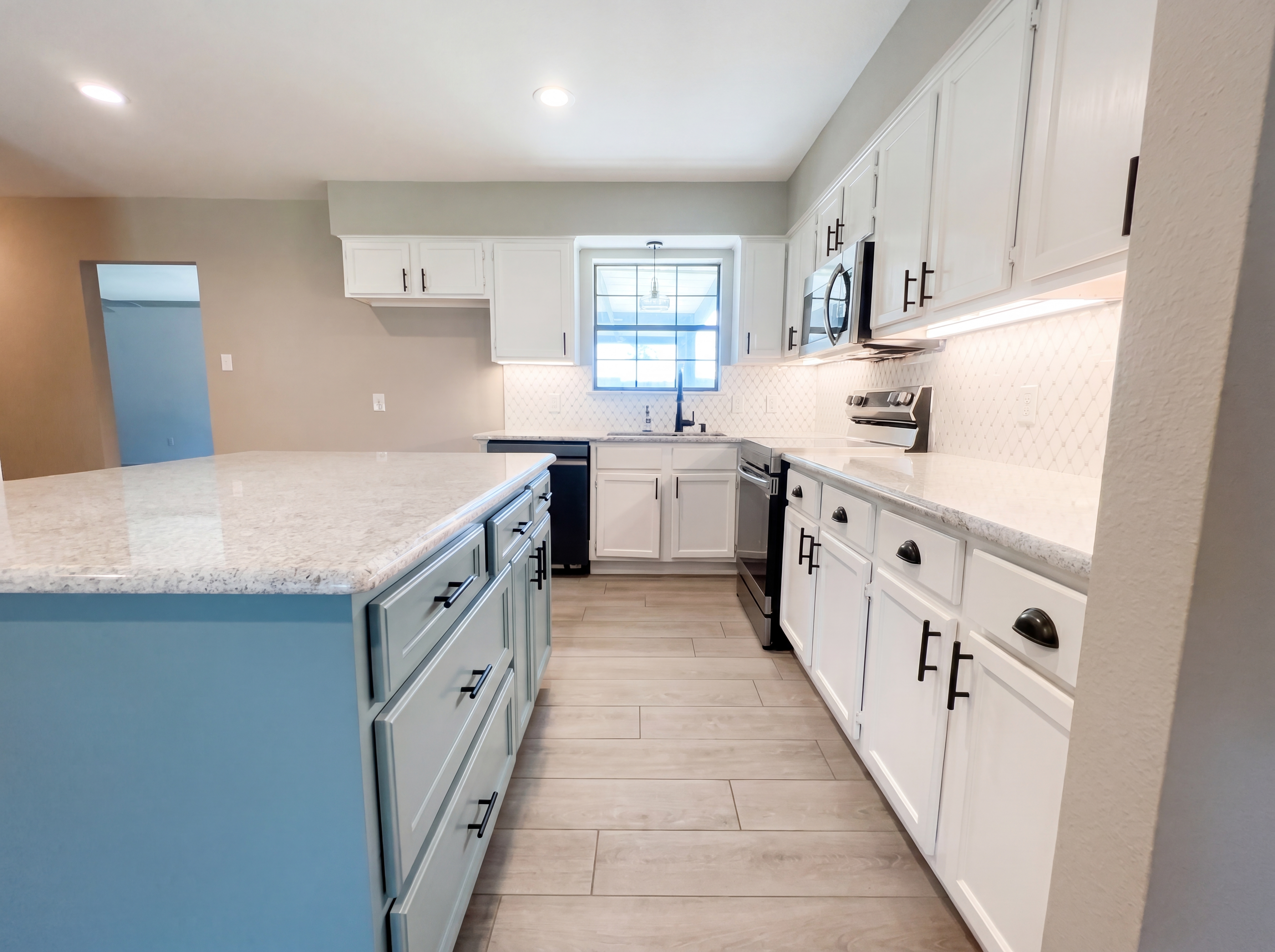 Photo 7 of 24 of 308 N Todd St, Bullard, TX