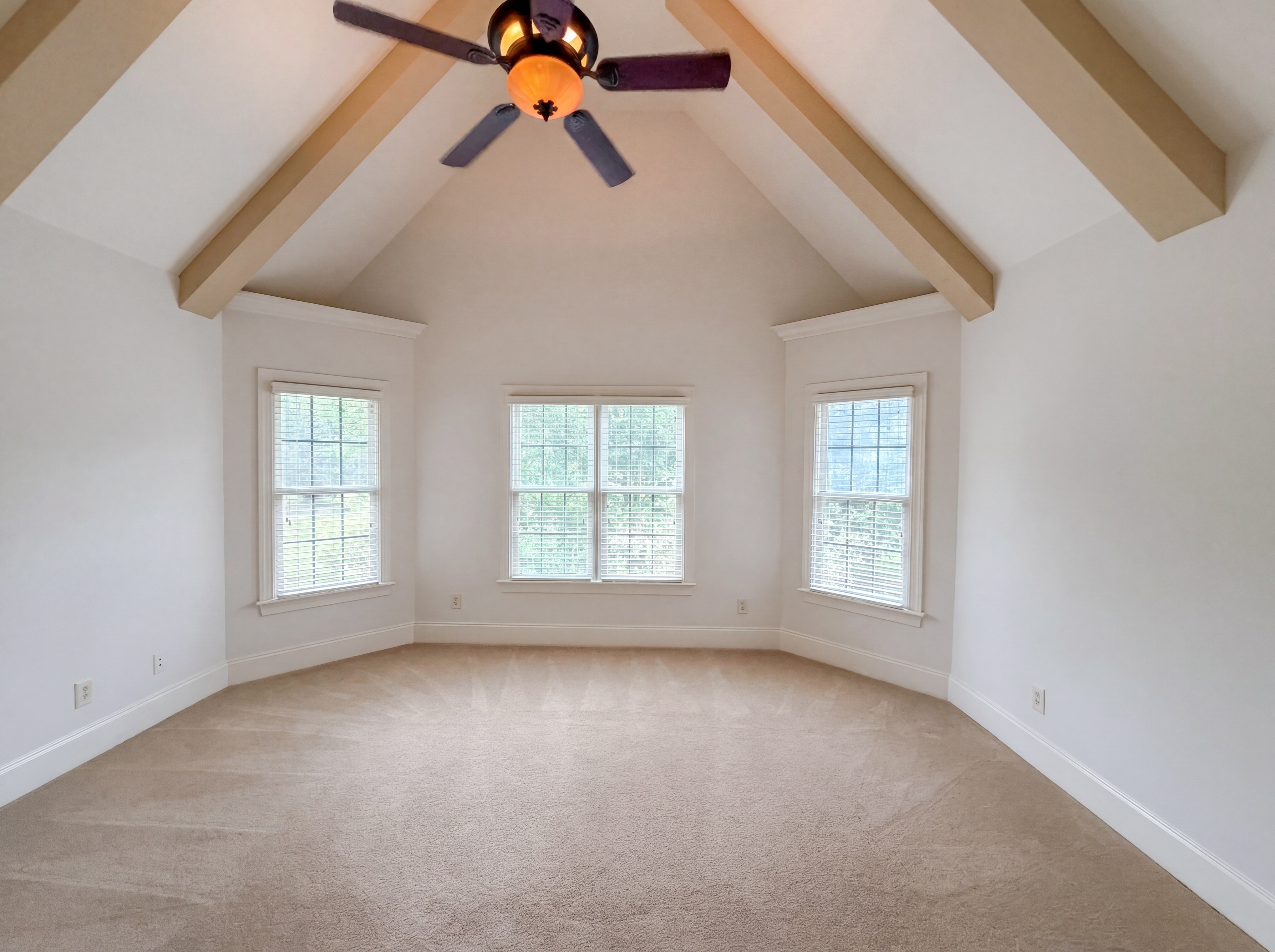Photo 4 of 30 of 3051 E Bay Ct, Creedmoor, NC