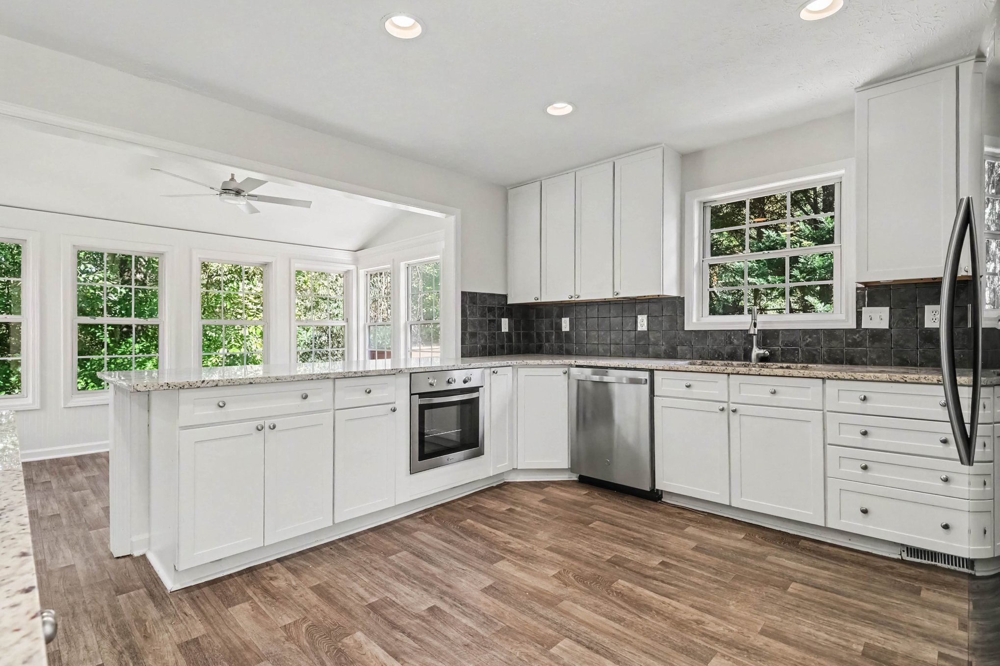 Photo 6 of 38 of 2859 Savannah Walk Ln, Suwanee, GA