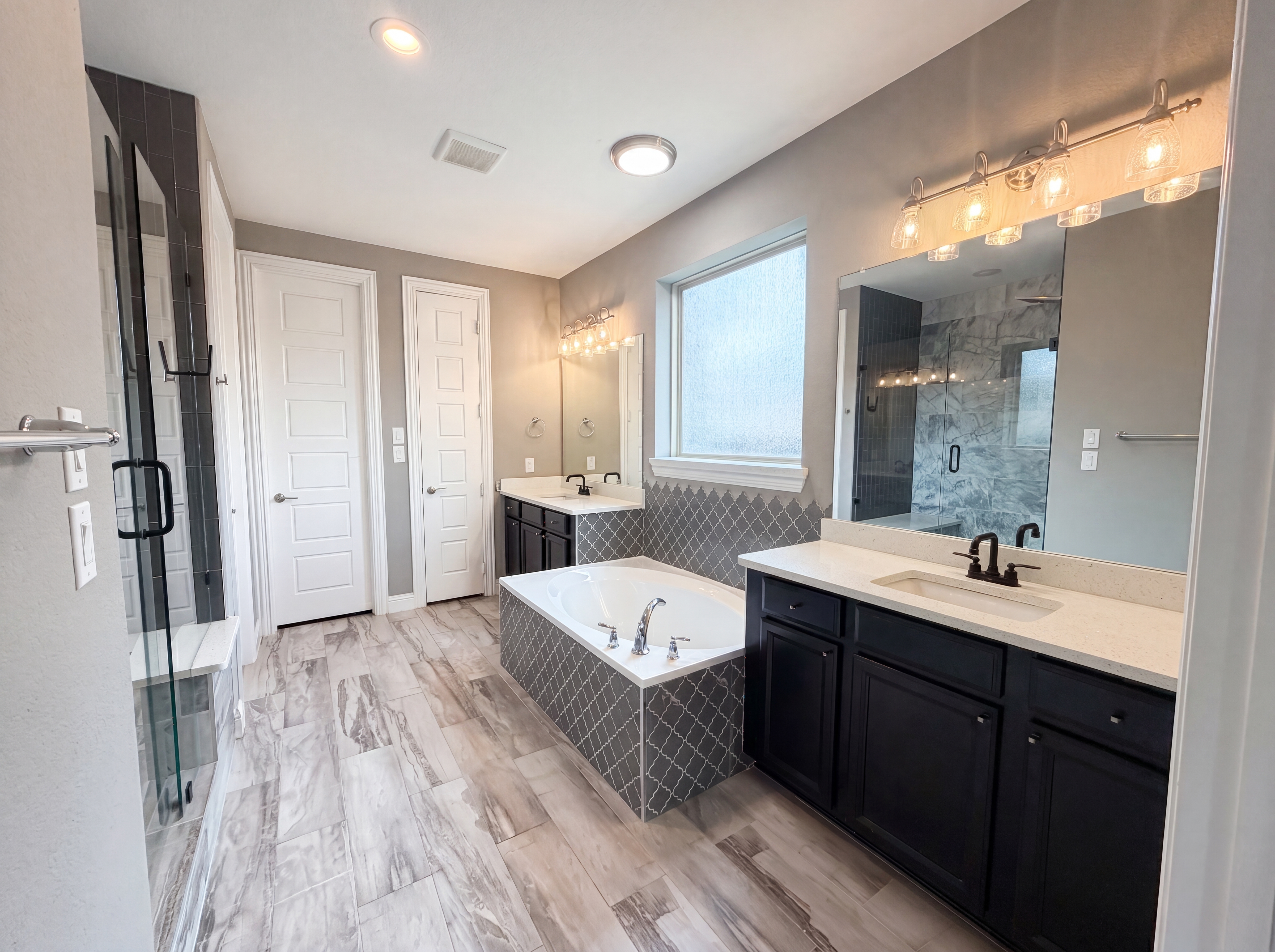 Photo 10 of 42 of 7221 Durand Dr, Irving, TX