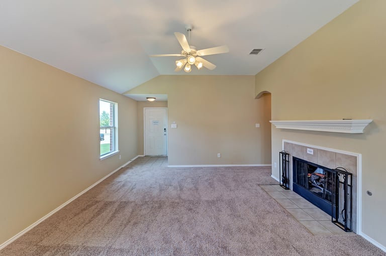 Photo 9 of 23 - 1205 Diamond Back Ln, Haslet, TX 76052