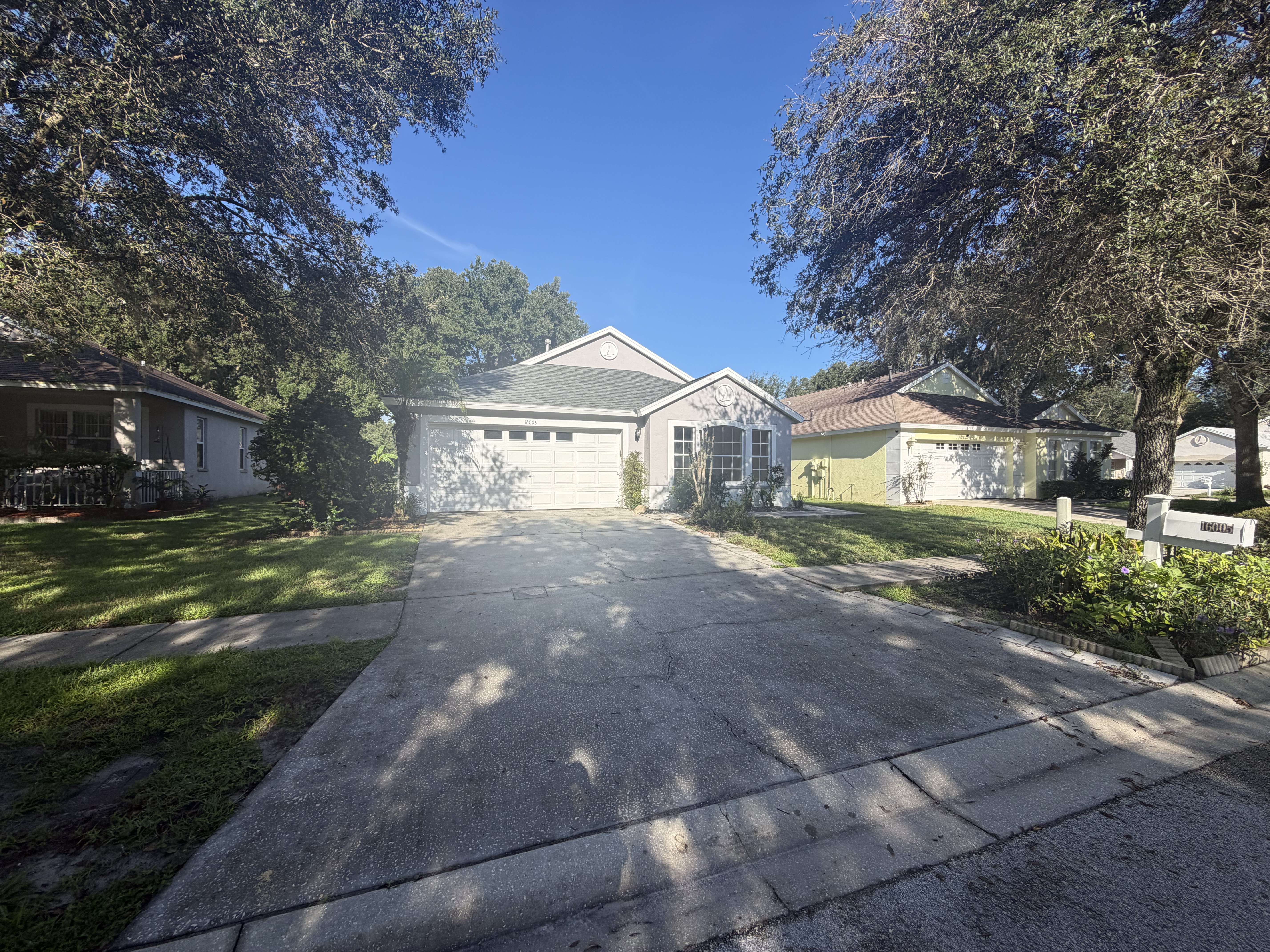Photo 2 of 34 of 16005 Stags Leap Dr, Lutz, FL