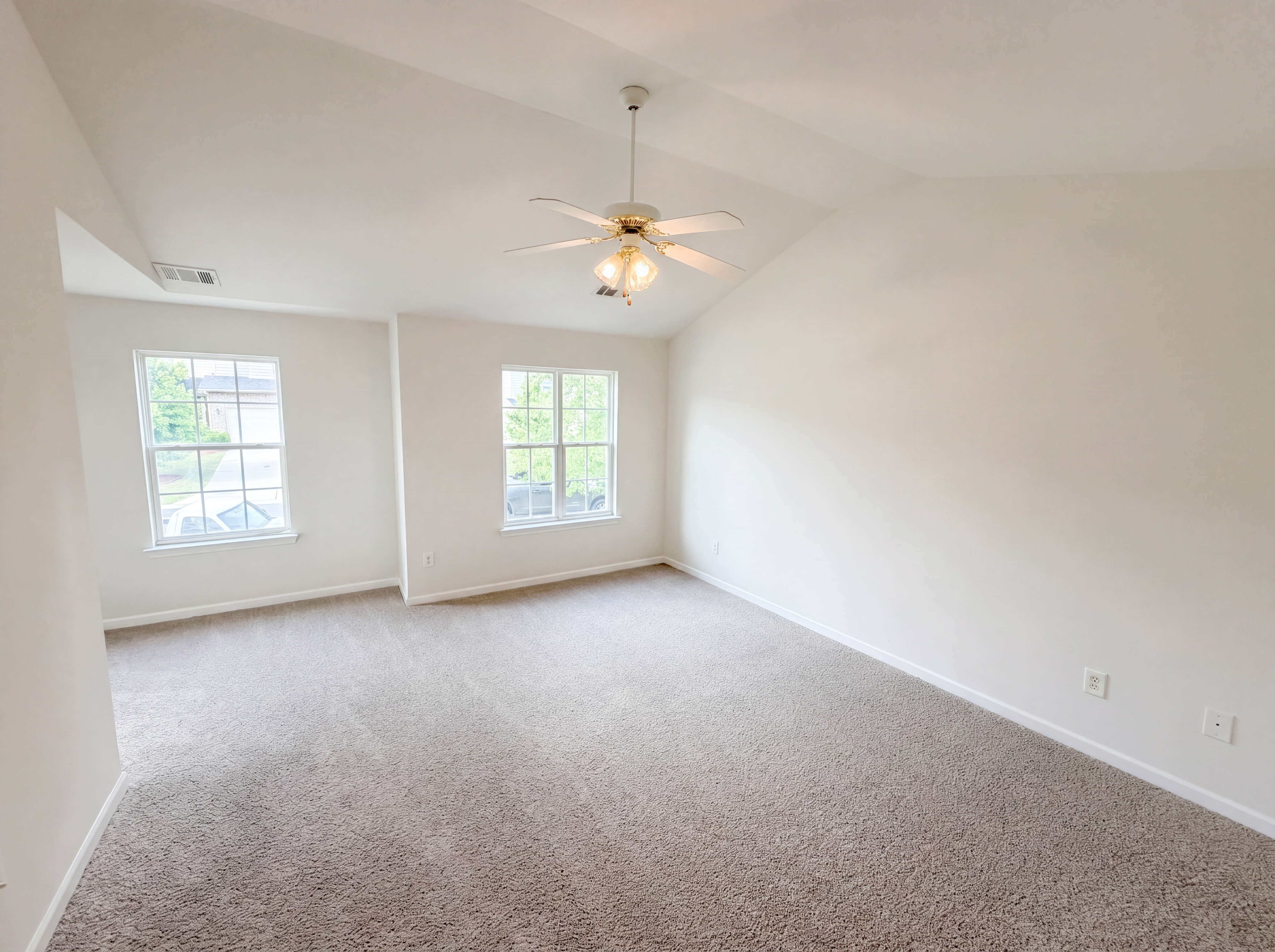Photo 13 of 21 of 6126 Hickory Lane Dr, Union City, GA