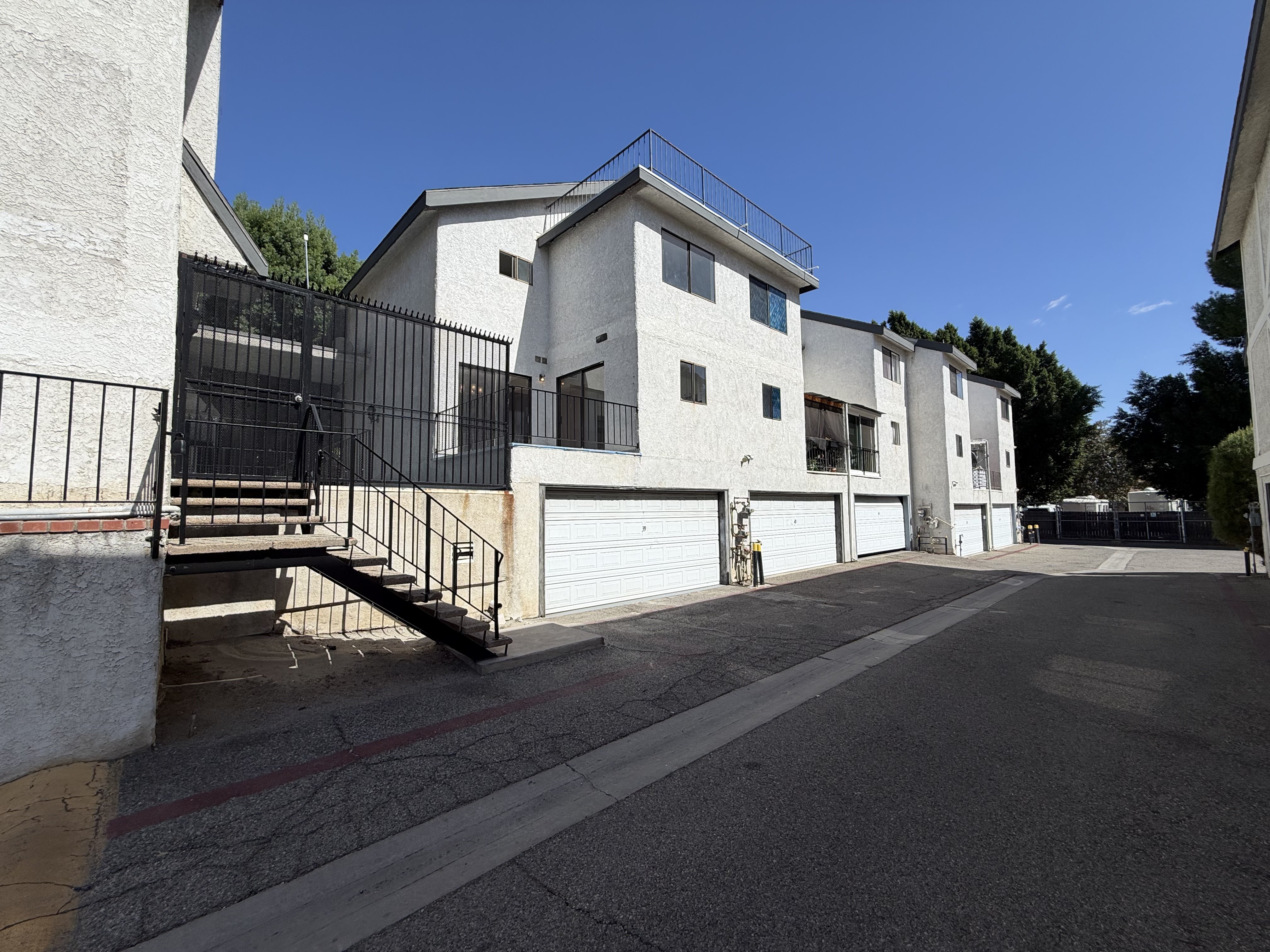 Photo 5 of 33 of 9620 Sepulveda Blvd, North Hills, CA