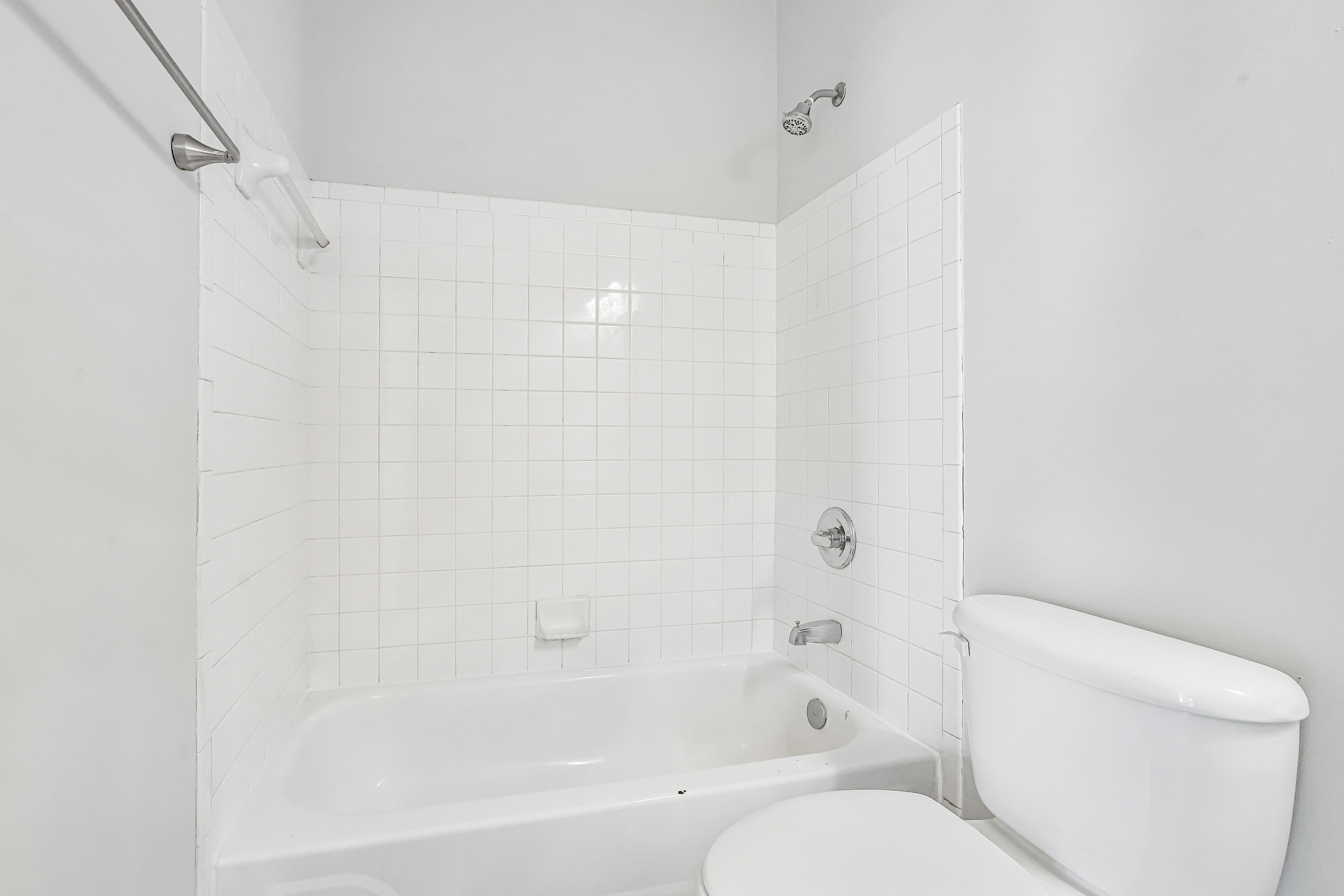 Photo 13 of 48 of 2082 Lawrin Ct, Indianapolis, IN