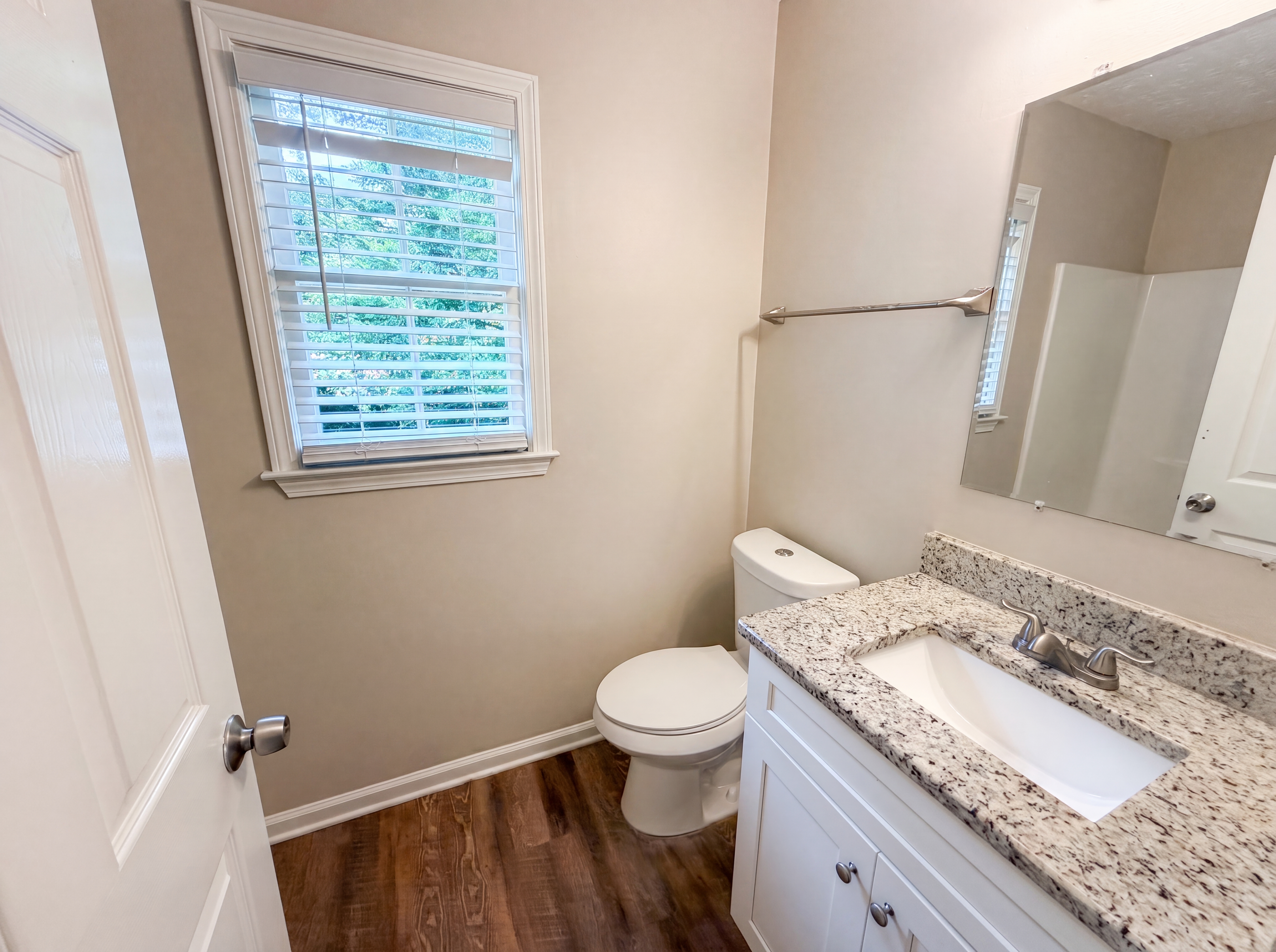 Photo 14 of 23 of 4078 Tara Ct, Loganville, GA