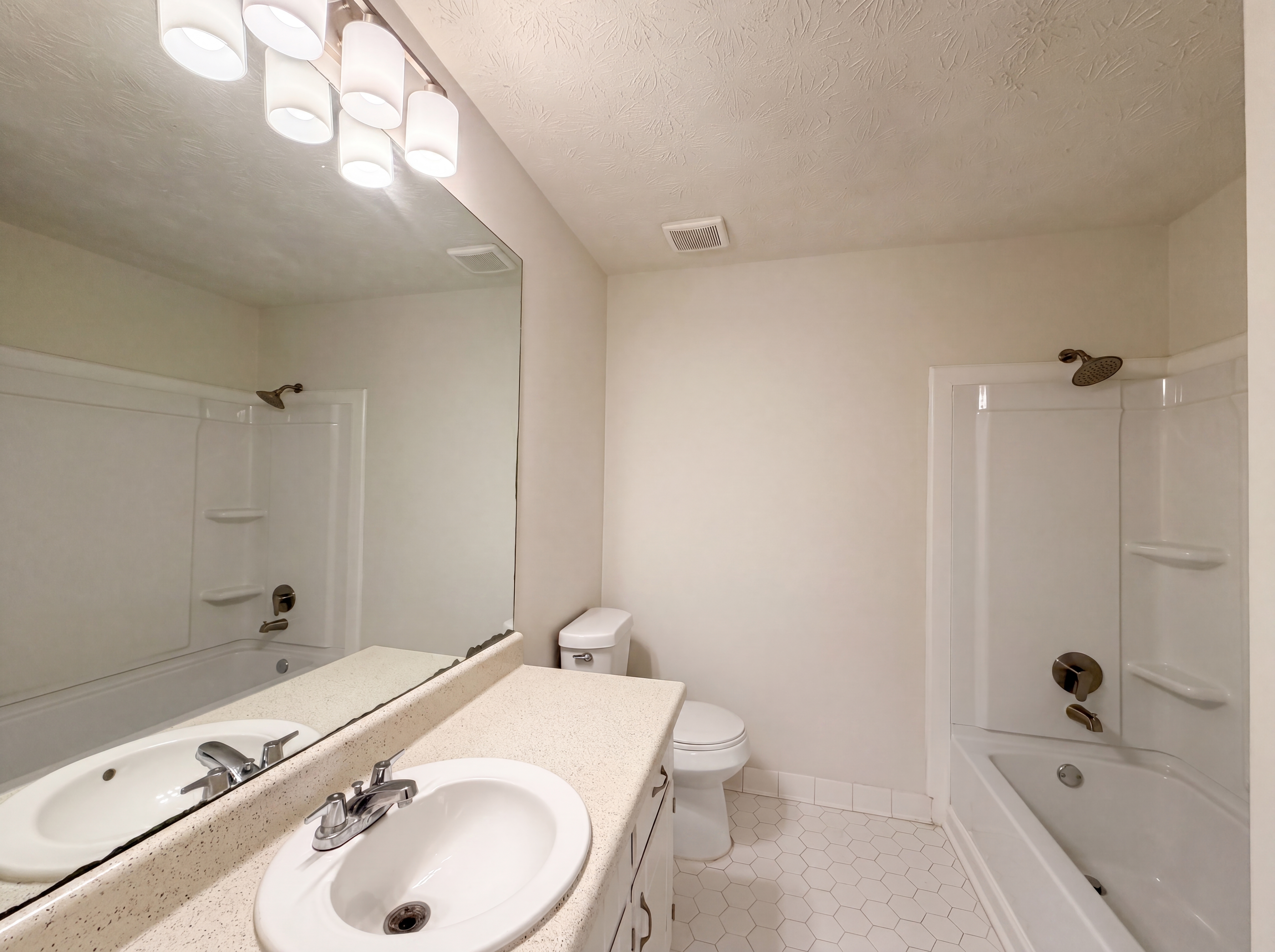 Photo 18 of 31 of 6486 Lynndale Ln, Morrow, GA