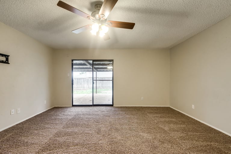 Photo 16 of 33 - 2925 Beachtree Ln, Bedford, TX 76021