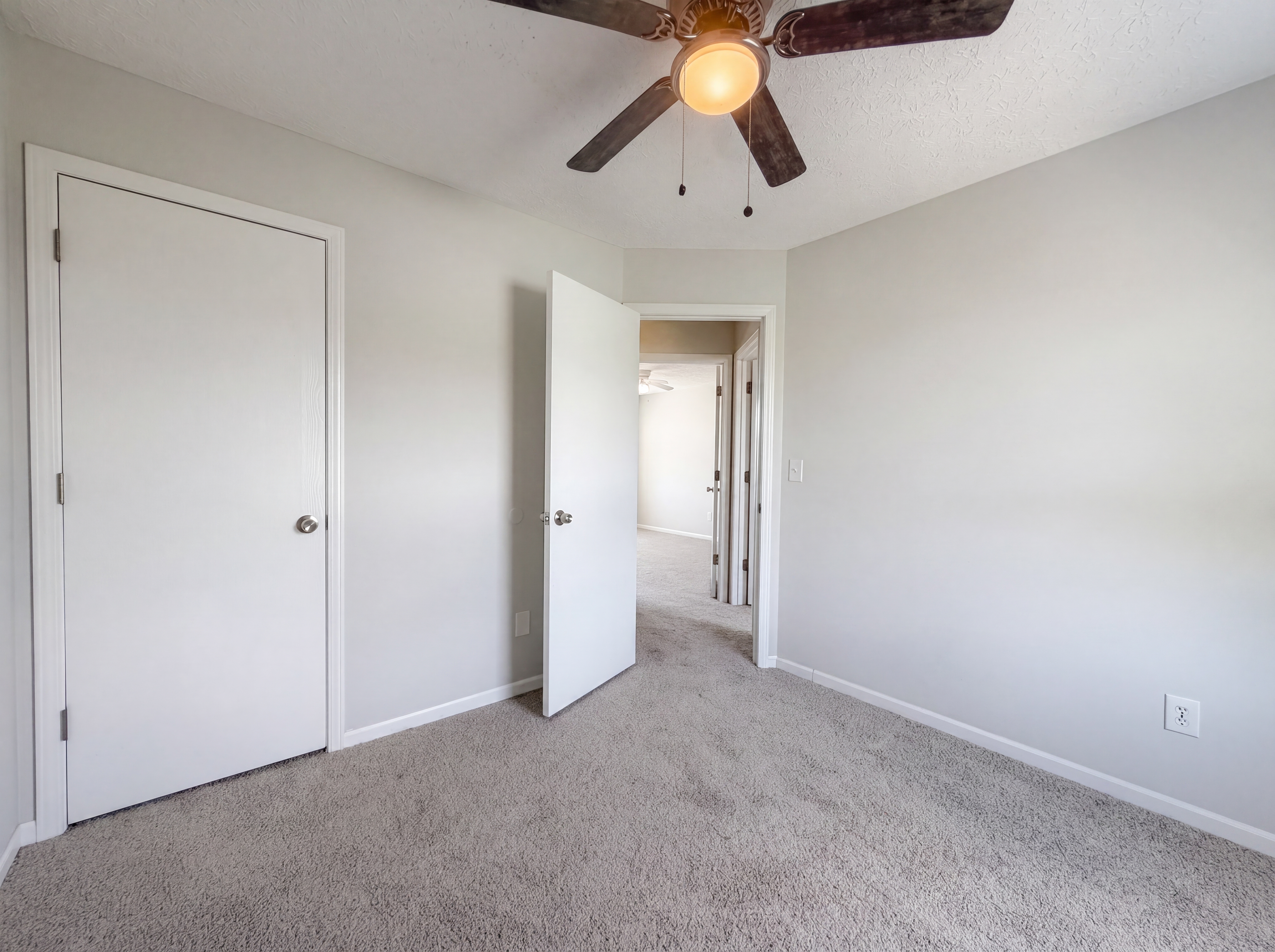 Photo 13 of 25 of 7296 Candlestone Dr, Reynoldsburg, OH