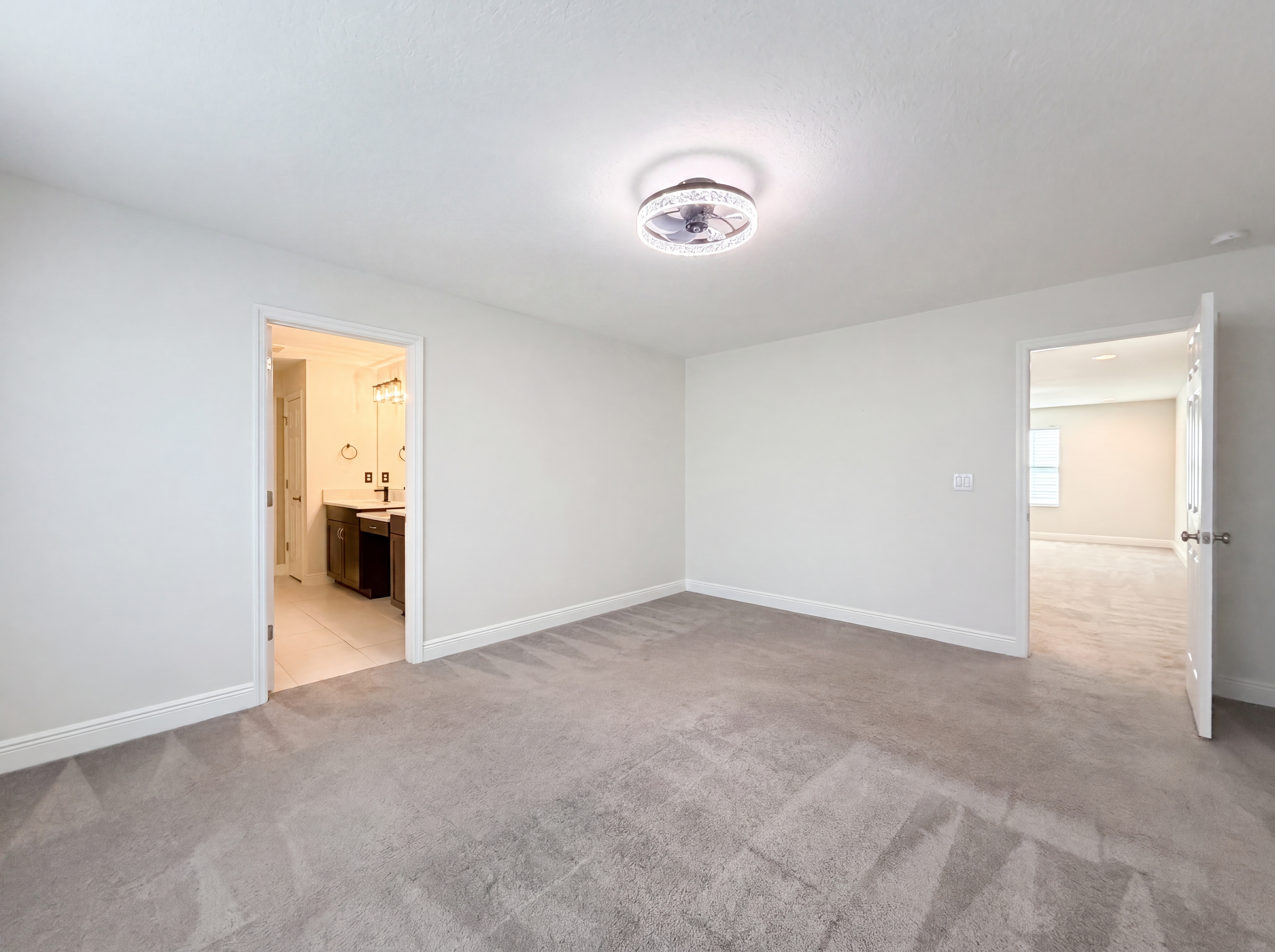 Photo 4 of 33 of 12643 Horseshoe Bend Dr, Lithia, FL