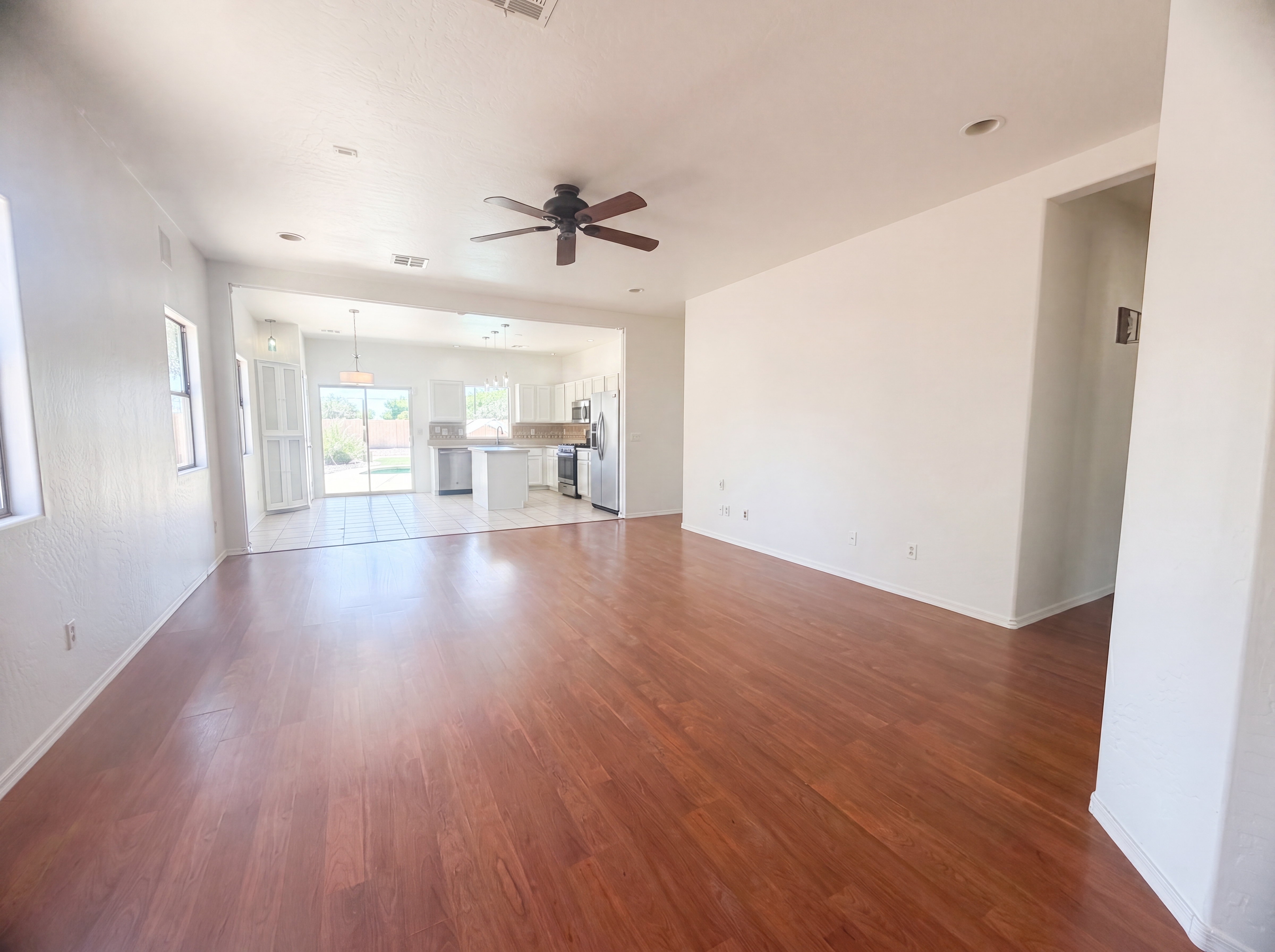 Photo 3 of 18 of 40282 N Przewalski St, San Tan Valley, AZ
