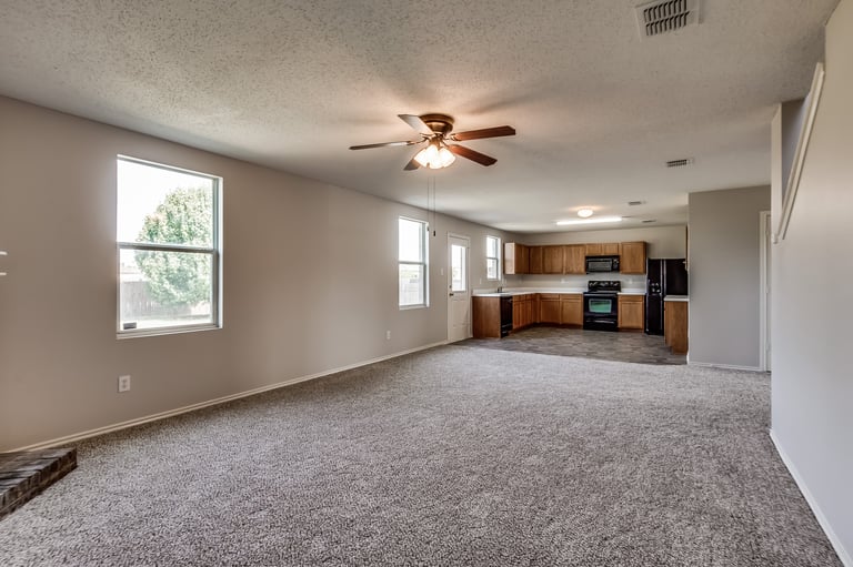 Photo 8 of 28 - 2657 Island Bay Way, Little Elm, TX 75068