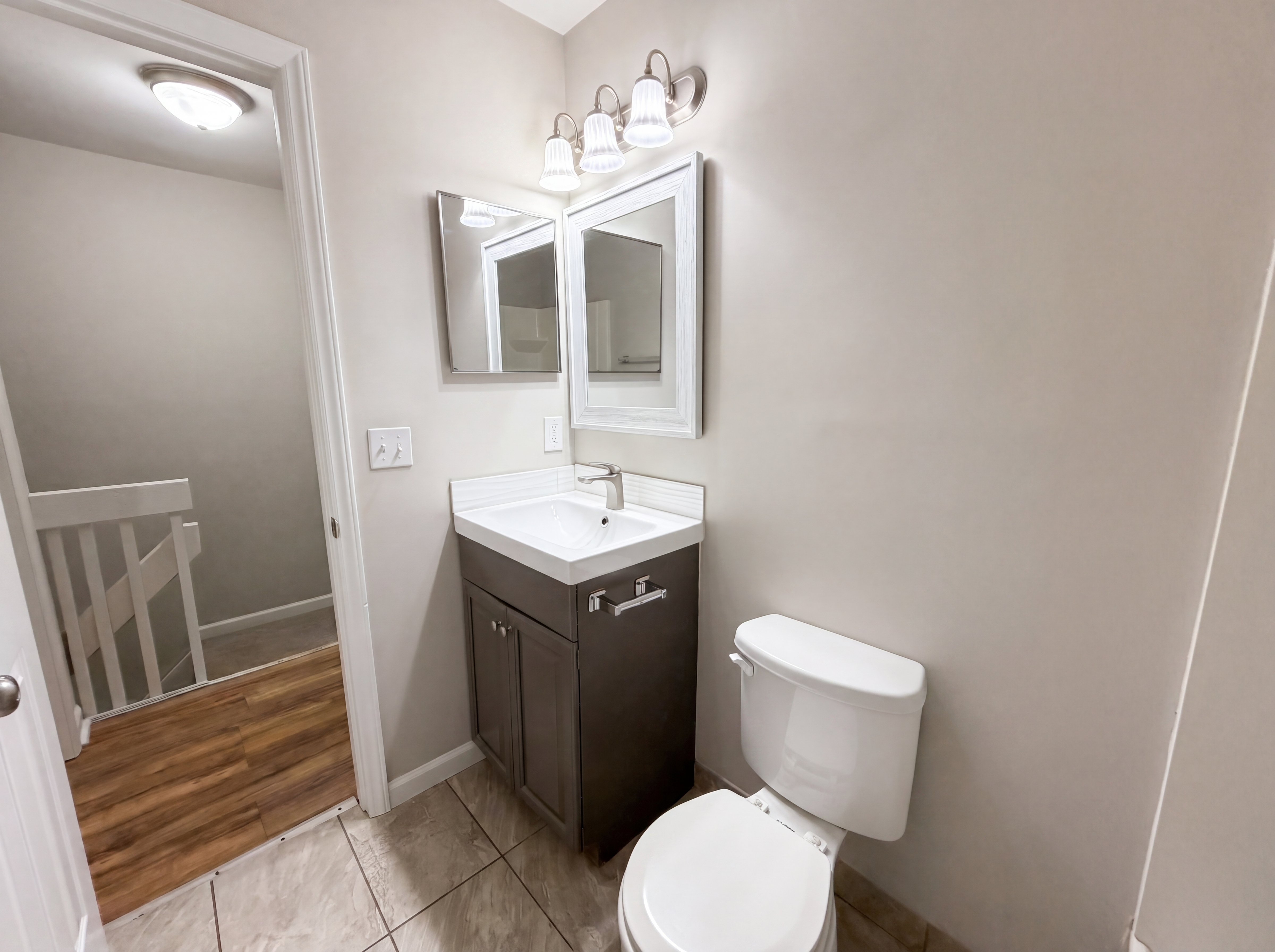 Photo 16 of 19 of 4037 Briarhill Dr, Charlotte, NC