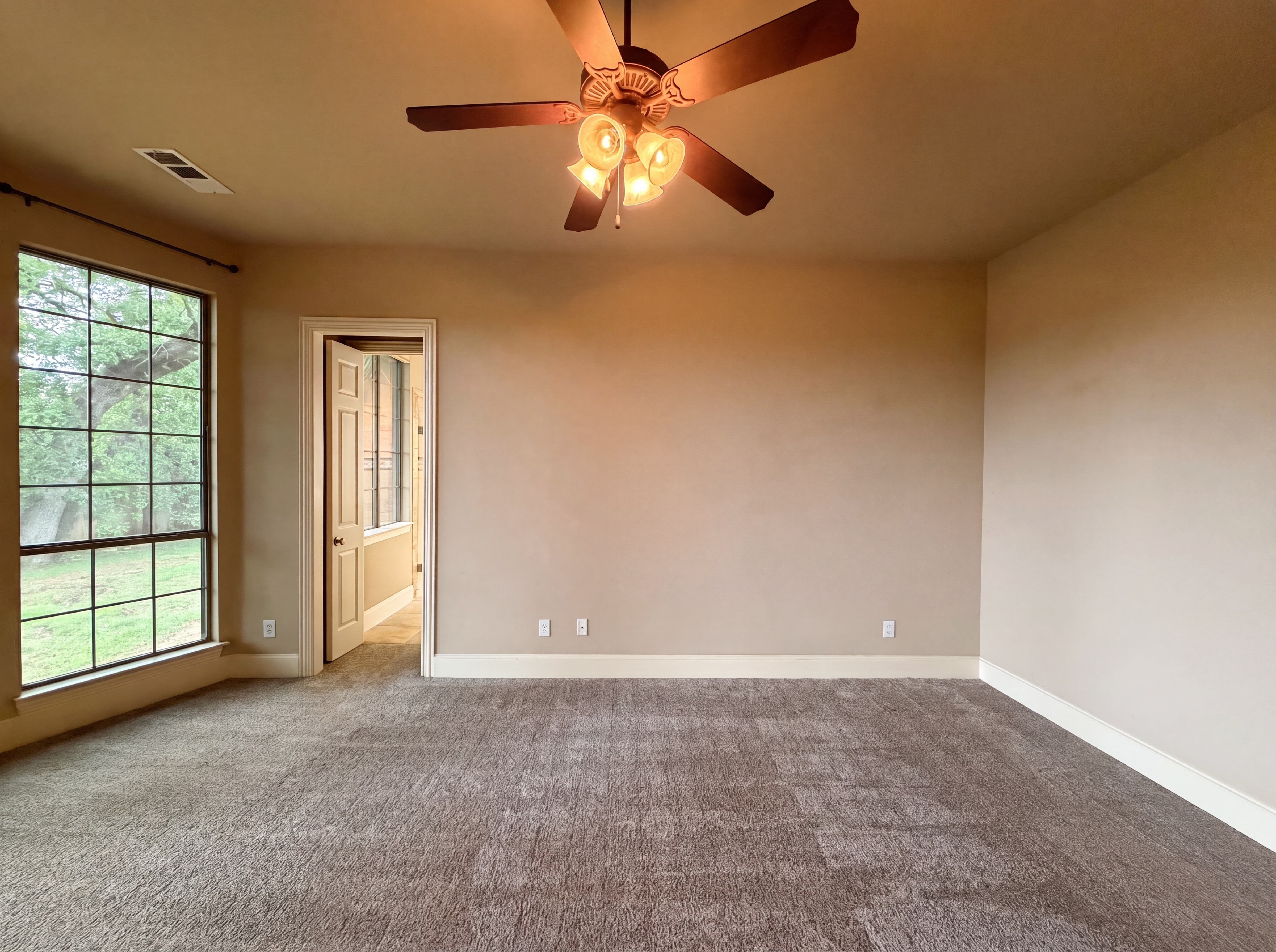 Photo 12 of 30 of 928 Homestead Dr, Keller, TX