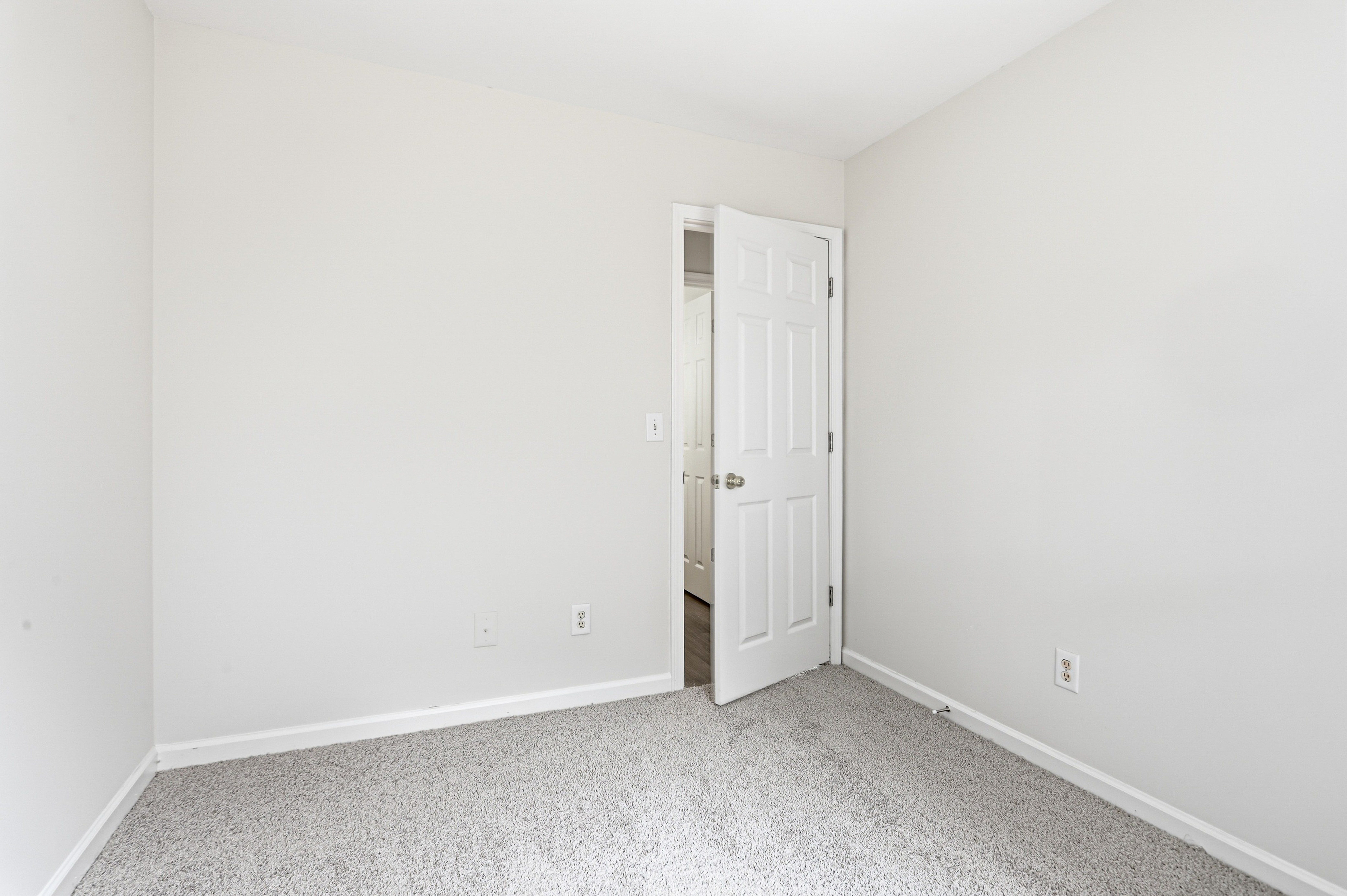 Photo 12 of 26 of 307 Parkview Pl, Woodstock, GA