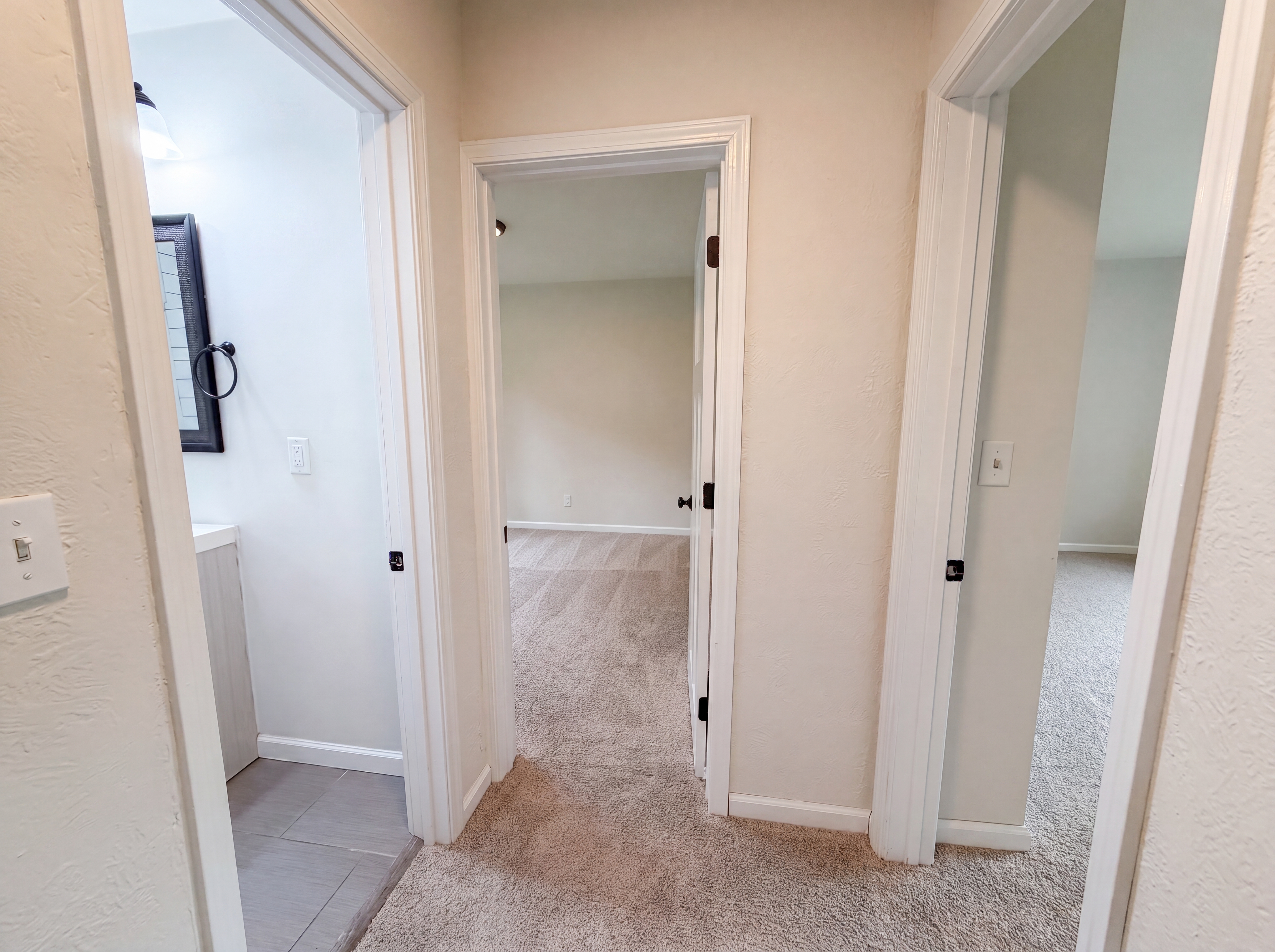 Photo 17 of 27 of 1695 Abell St, Maplewood, MN