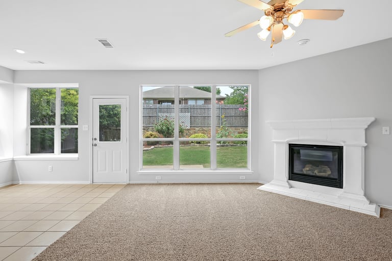 Photo 15 of 30 - 5813 Pearl Oyster Ln, Fort Worth, TX 76179