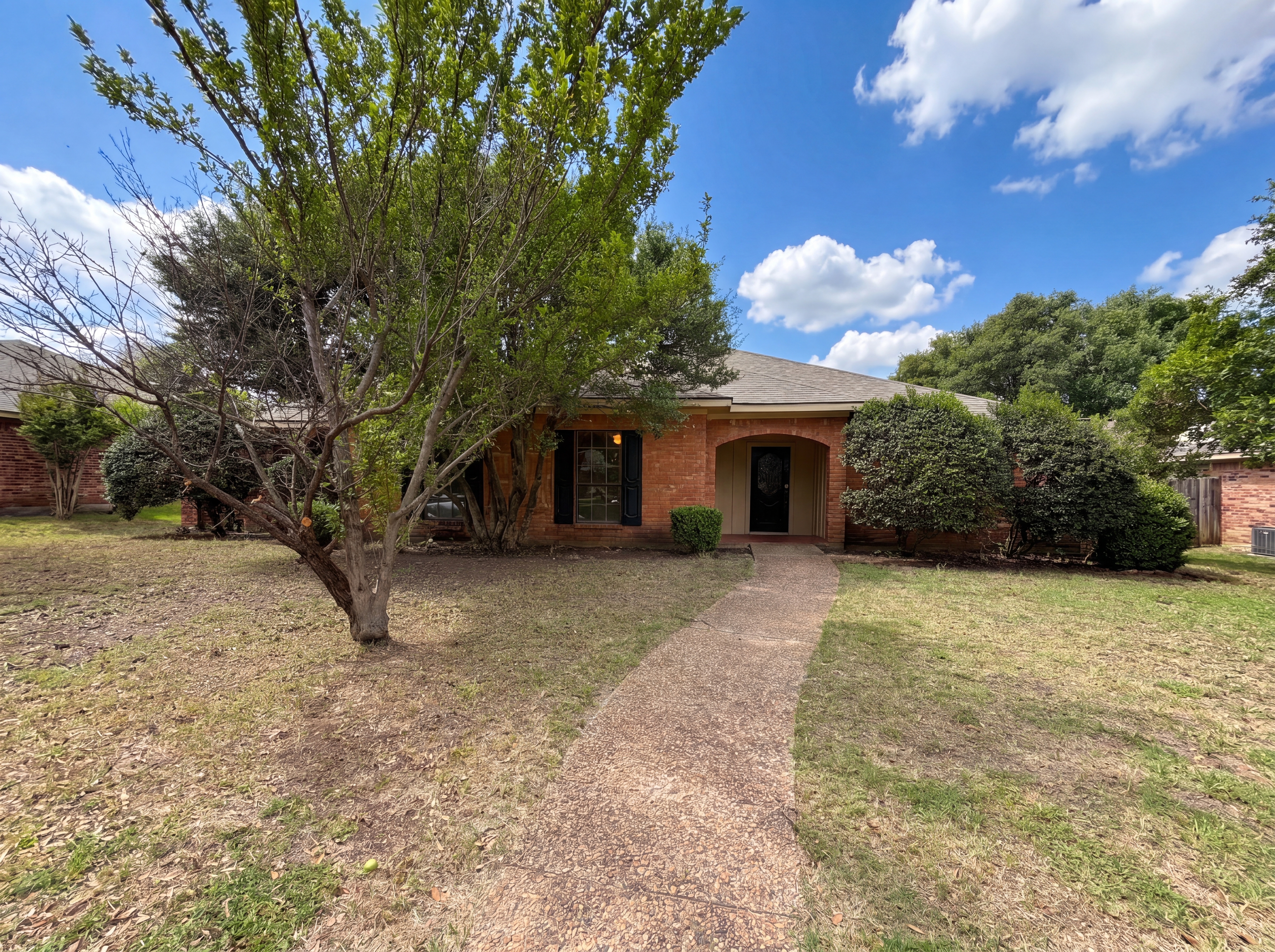 Photo 16 of 17 of 1604 Danube Ln, Plano, TX