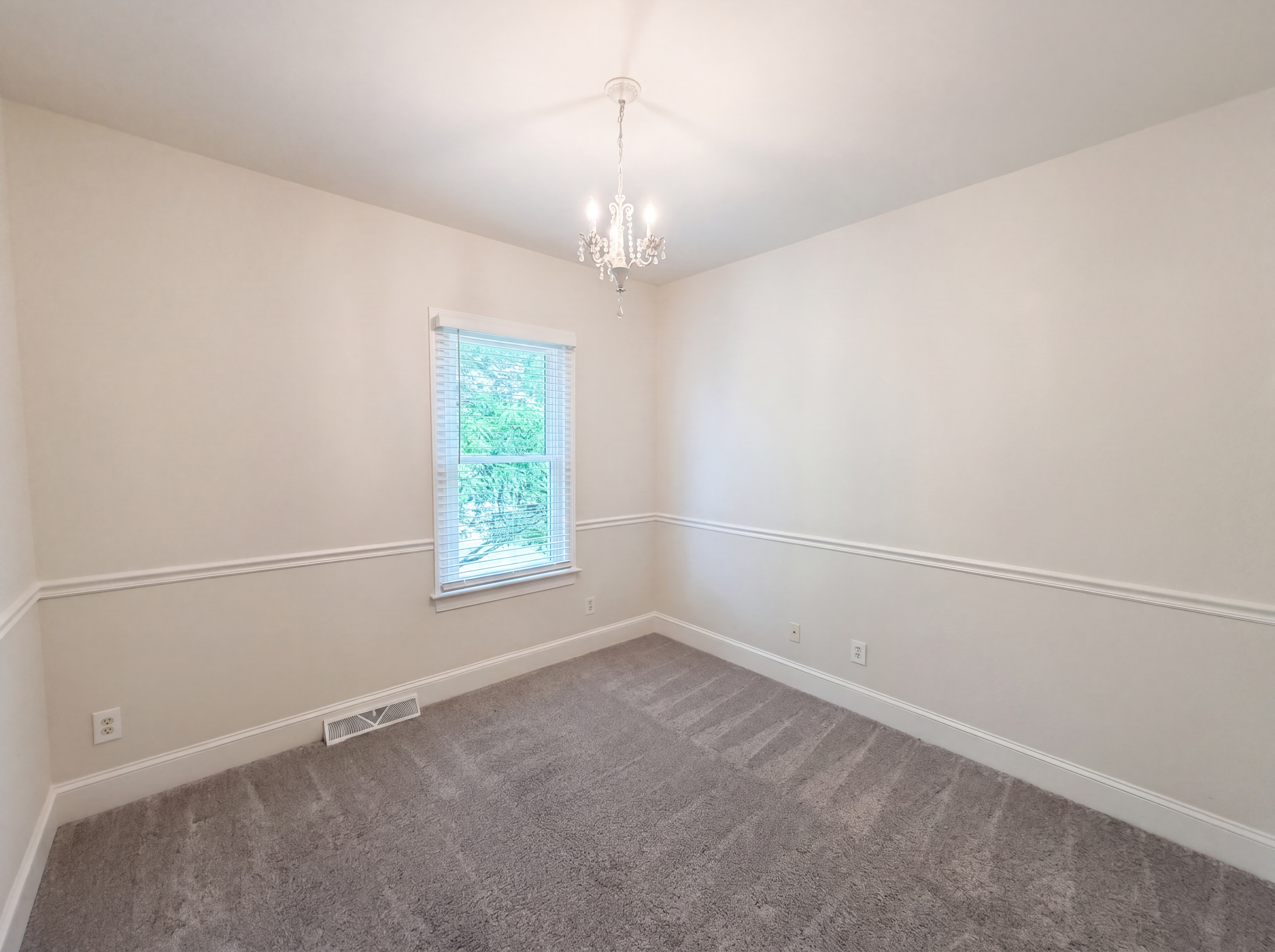 Photo 16 of 23 of 7906 Elphin Ct, Charlotte, NC