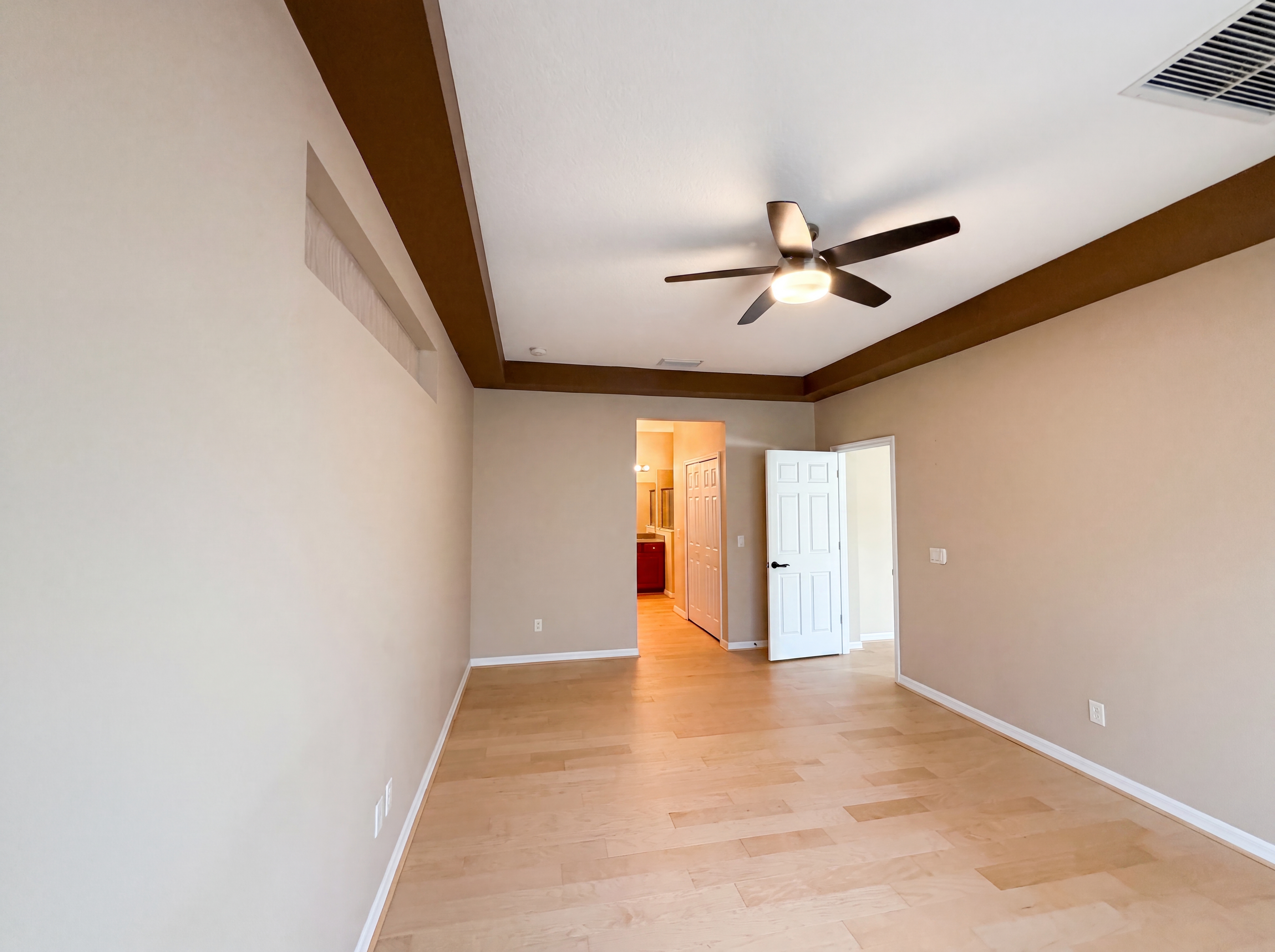 Photo 4 of 27 of 5605 Windsong Oak Dr, Leesburg, FL