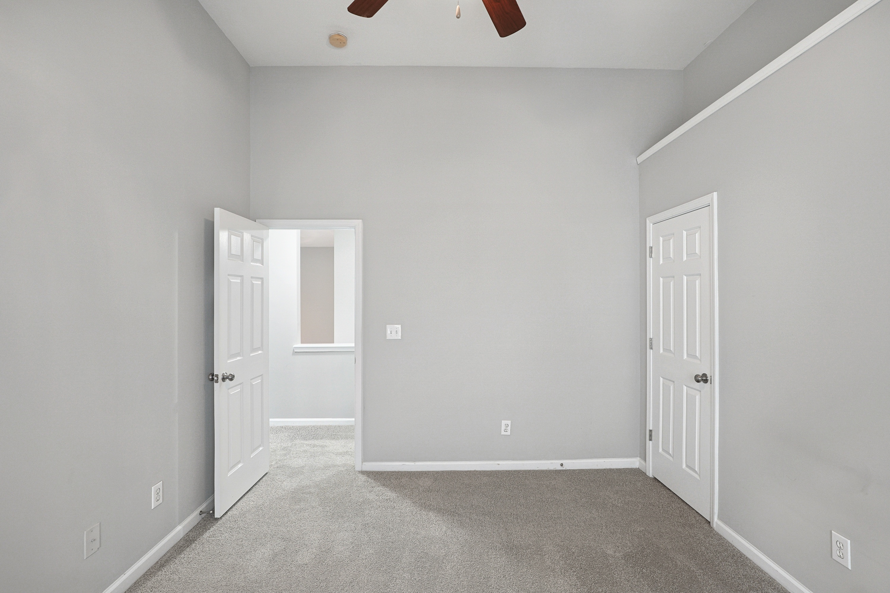 Photo 18 of 27 of 5659 Chatham Cir, Norcross, GA