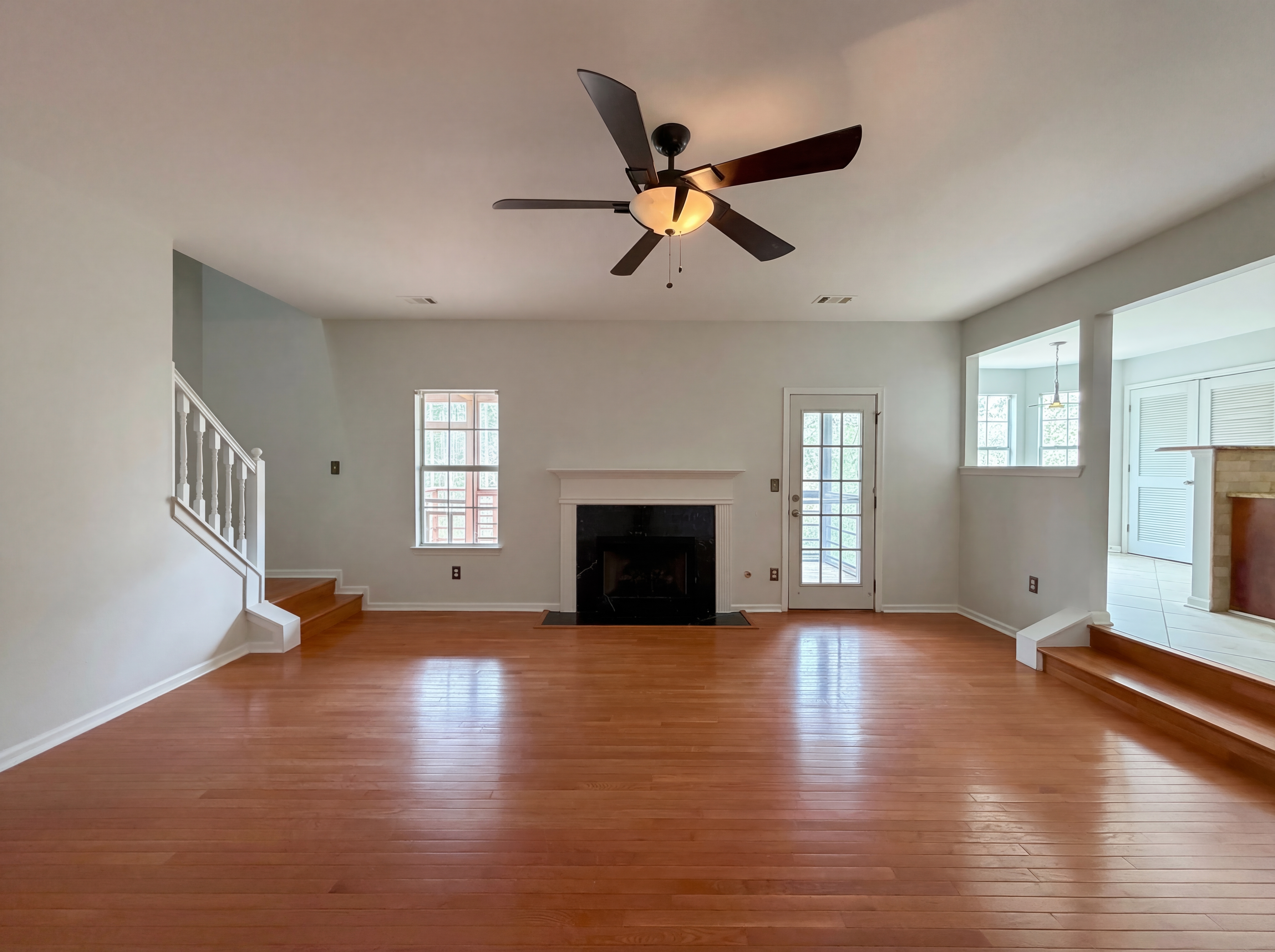 Photo 3 of 46 of 5522 Wind River Ln, Powder Springs, GA