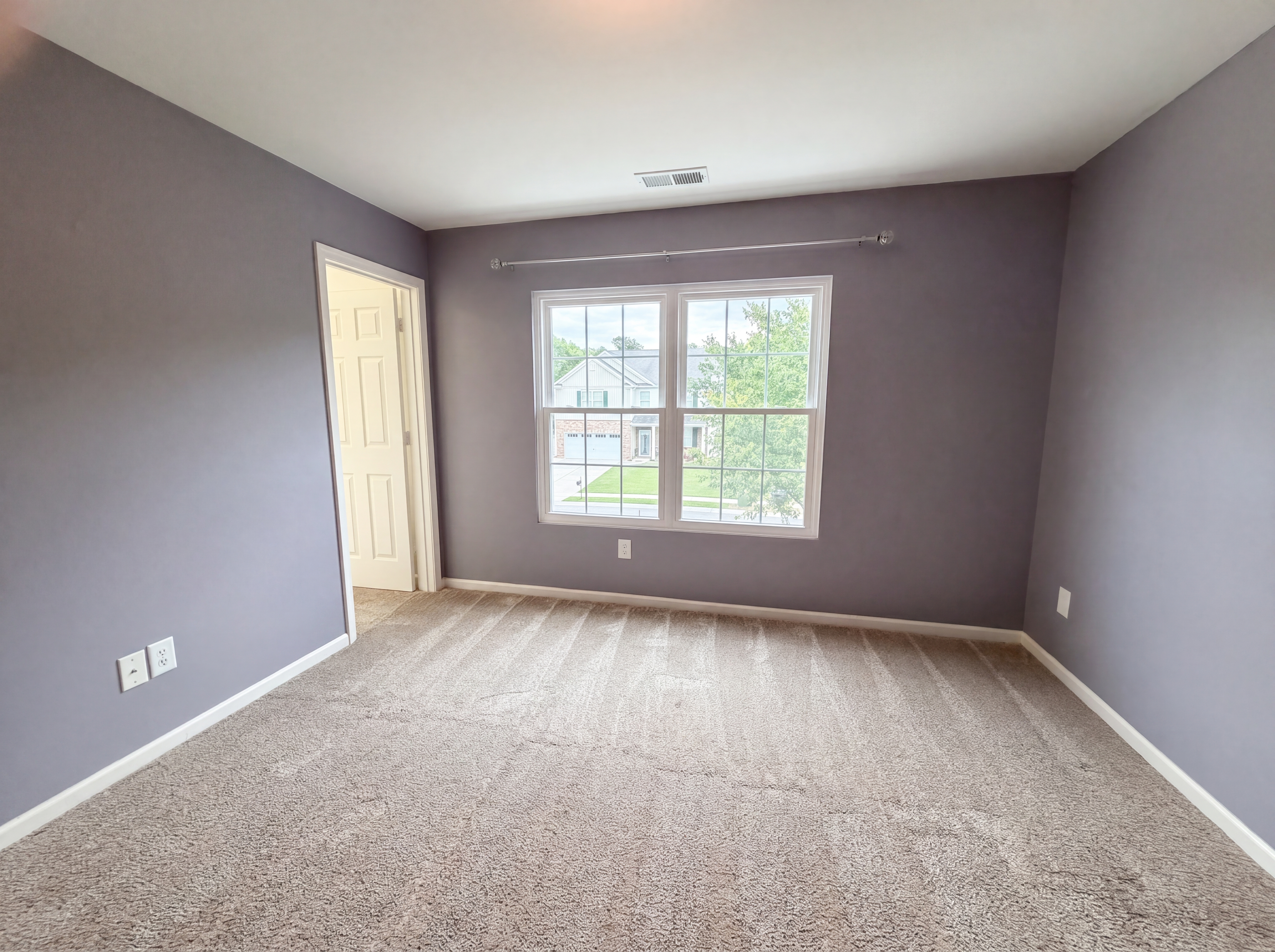 Photo 4 of 18 of 221 Sycamore Creek Rd, Fort Mill, SC