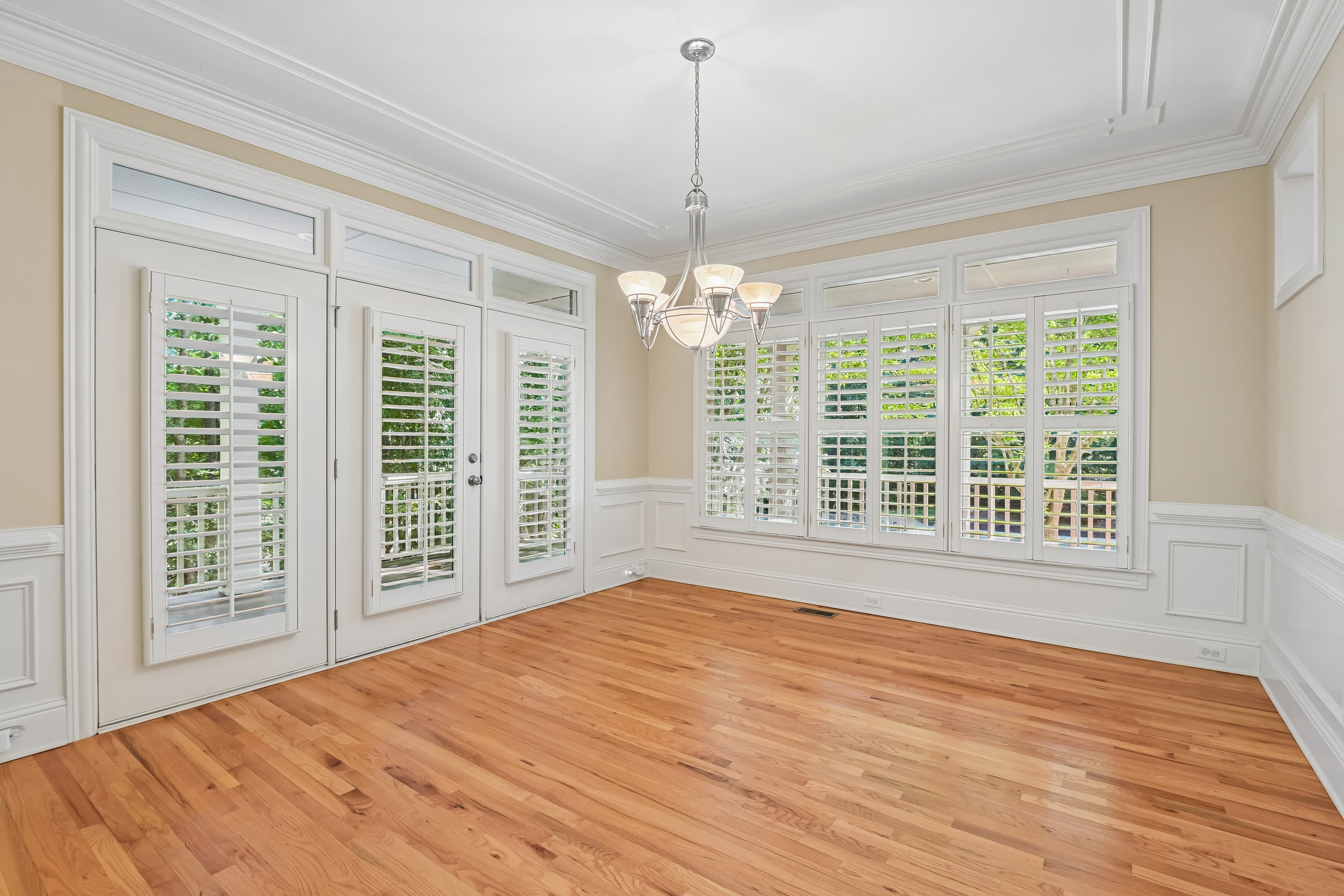 Photo 16 of 73 of 720 Barberry Dr, Alpharetta, GA