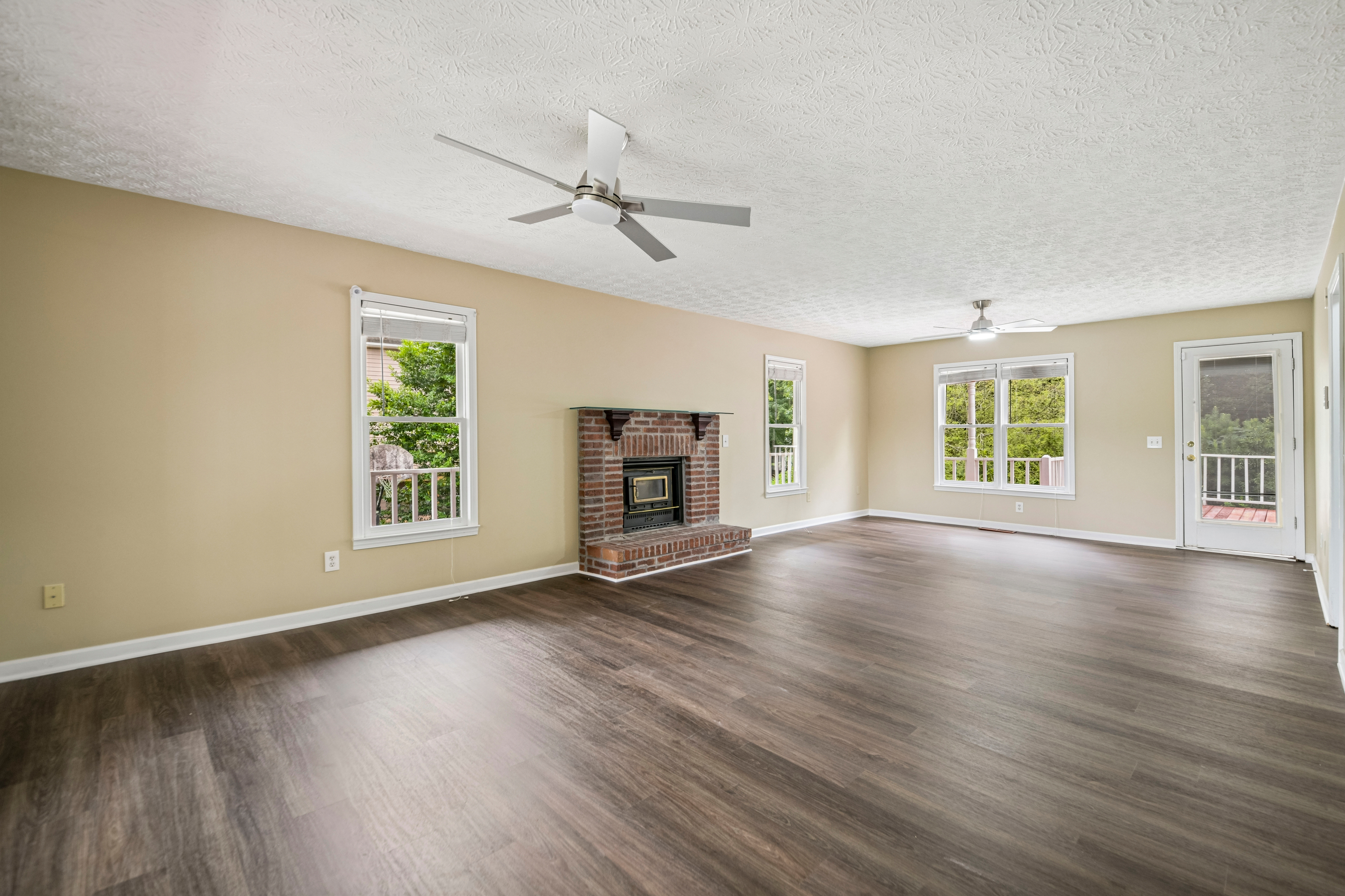 Photo 4 of 34 of 2321 Murdock Rd, Marietta, GA