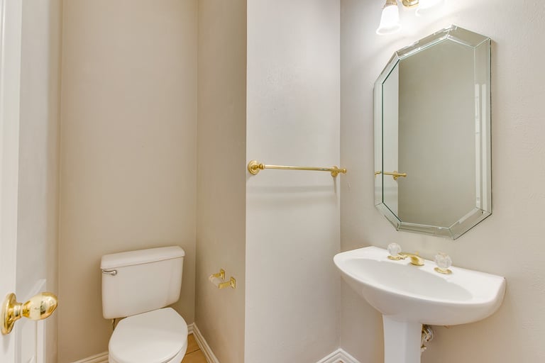 Photo 20 of 38 - 404 Pecan Hollow Dr, Coppell, TX 75019