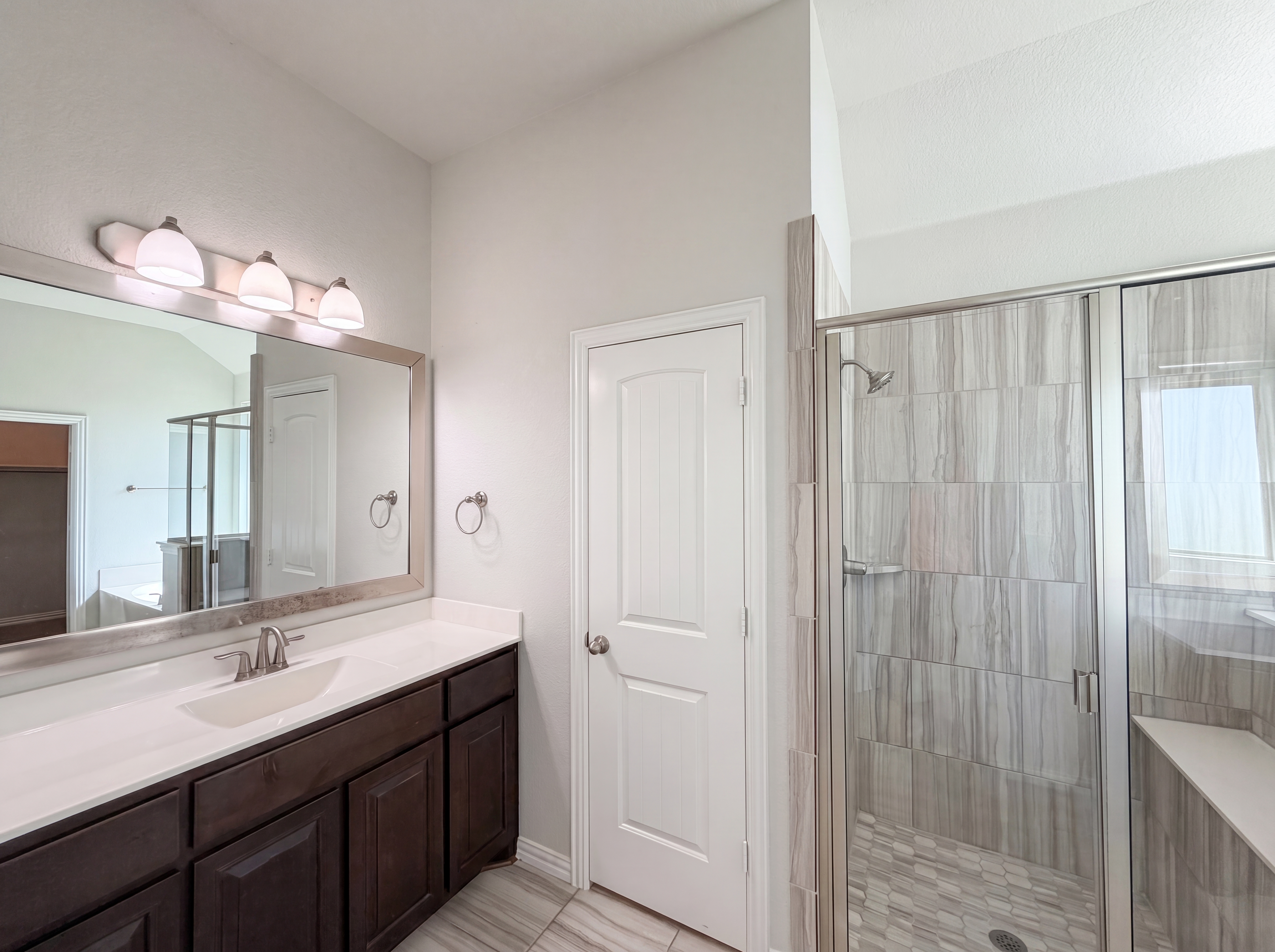 Photo 18 of 26 of 13904 Prairie Vista Ln, Ponder, TX