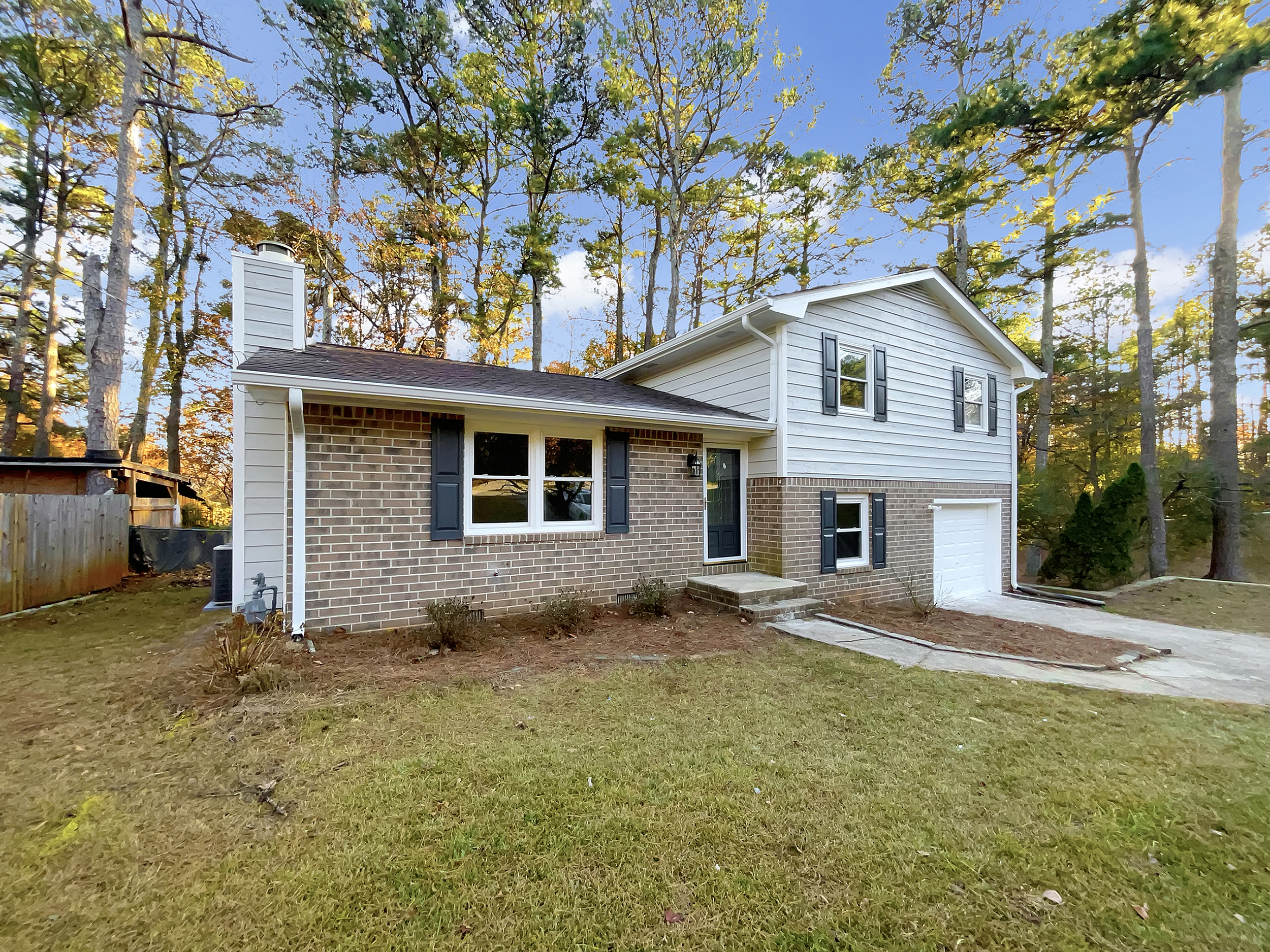 Photo 5 of 46 of 48 Russell Rd, Lawrenceville, GA