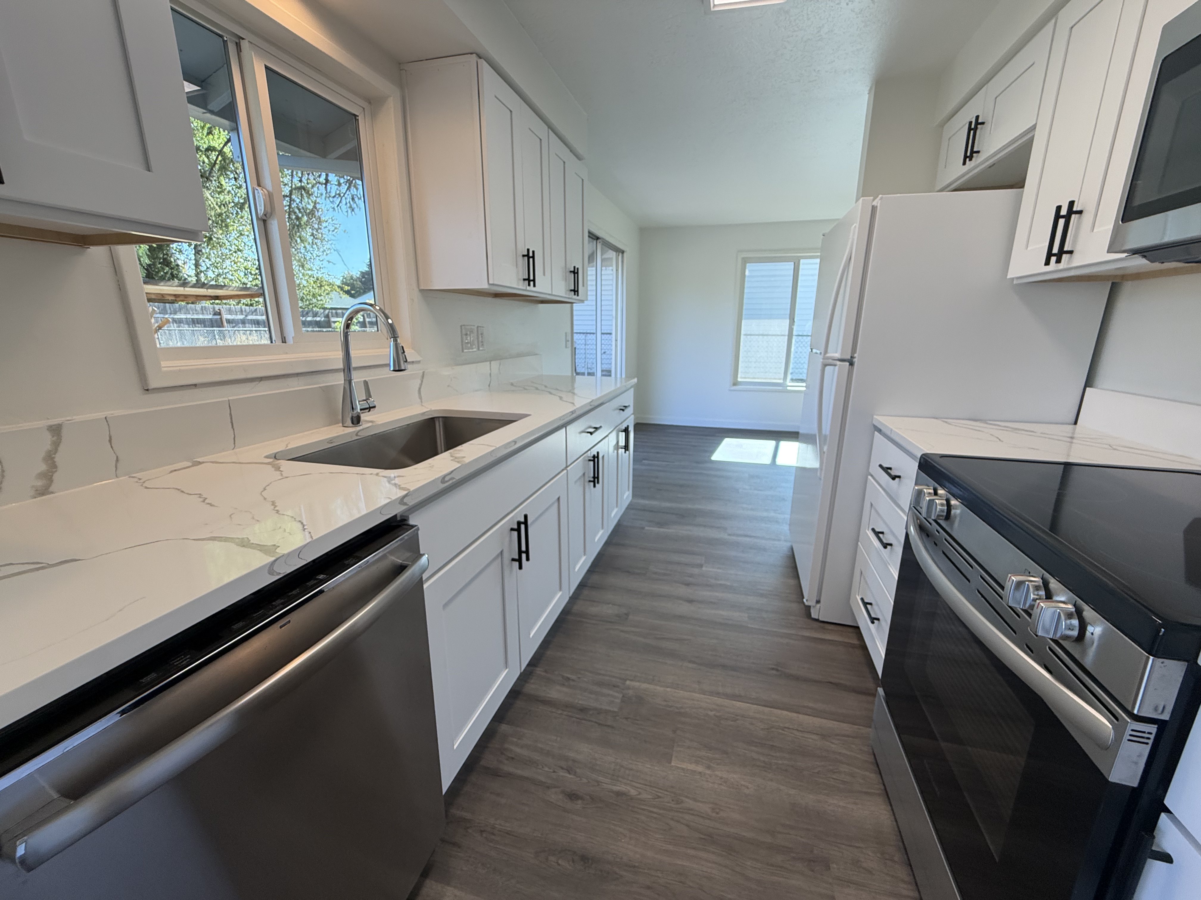 Photo 9 of 23 of 1573 NE Barberry Dr, Hillsboro, OR