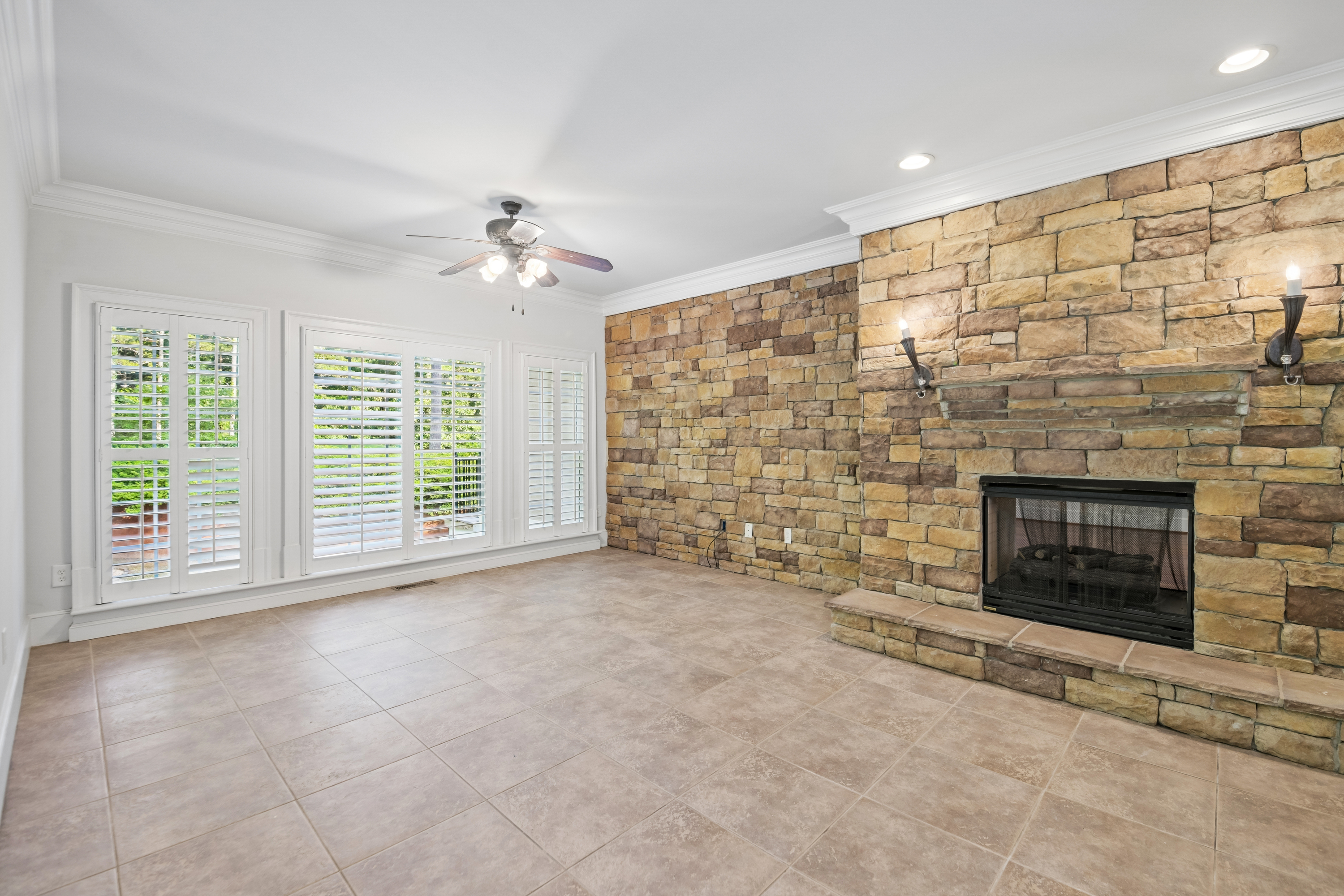Photo 51 of 63 of 1038 Overlook Dr, Villa Rica, GA