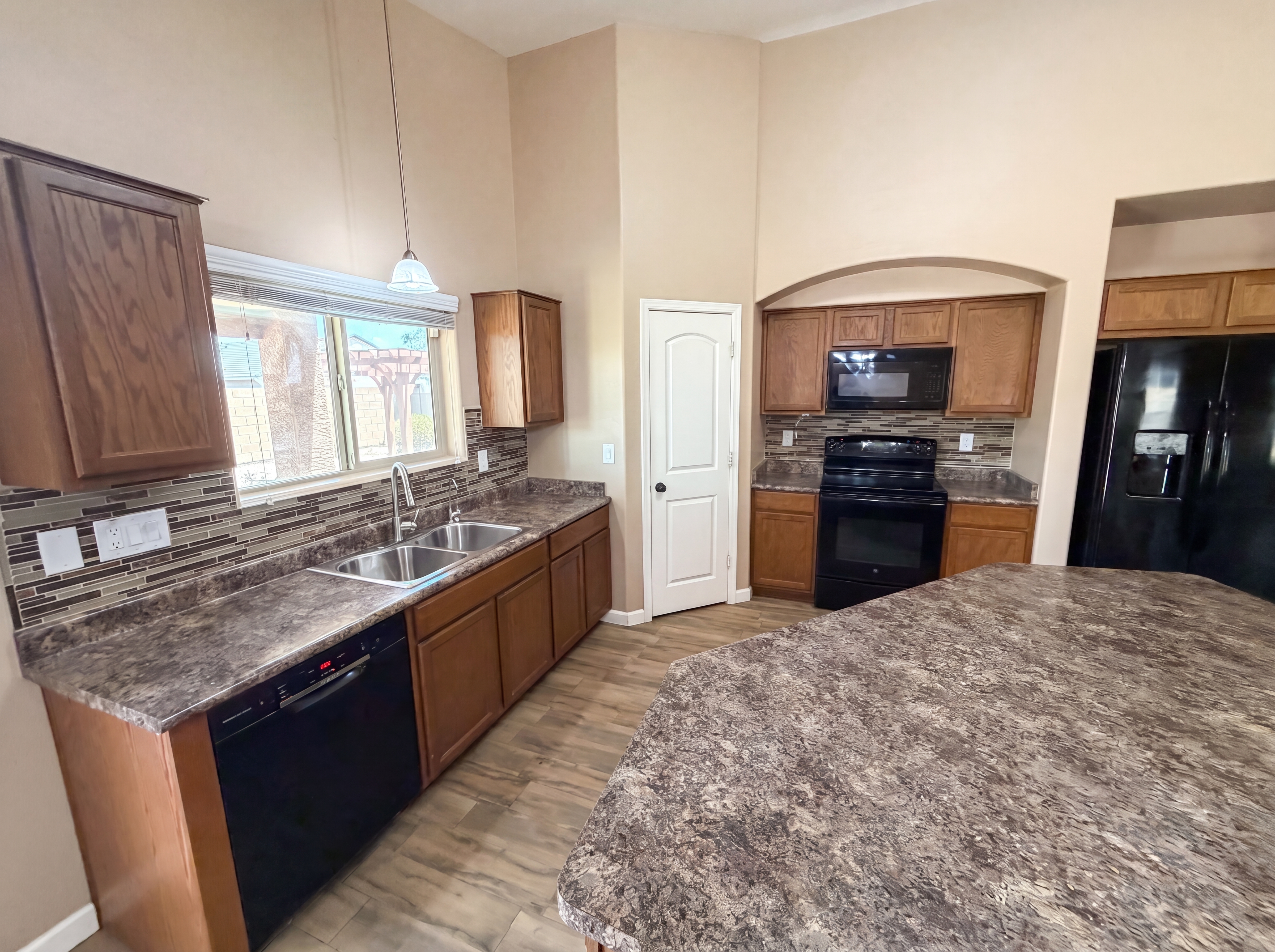 Photo 11 of 29 of 4181 S 247th Dr, Buckeye, AZ