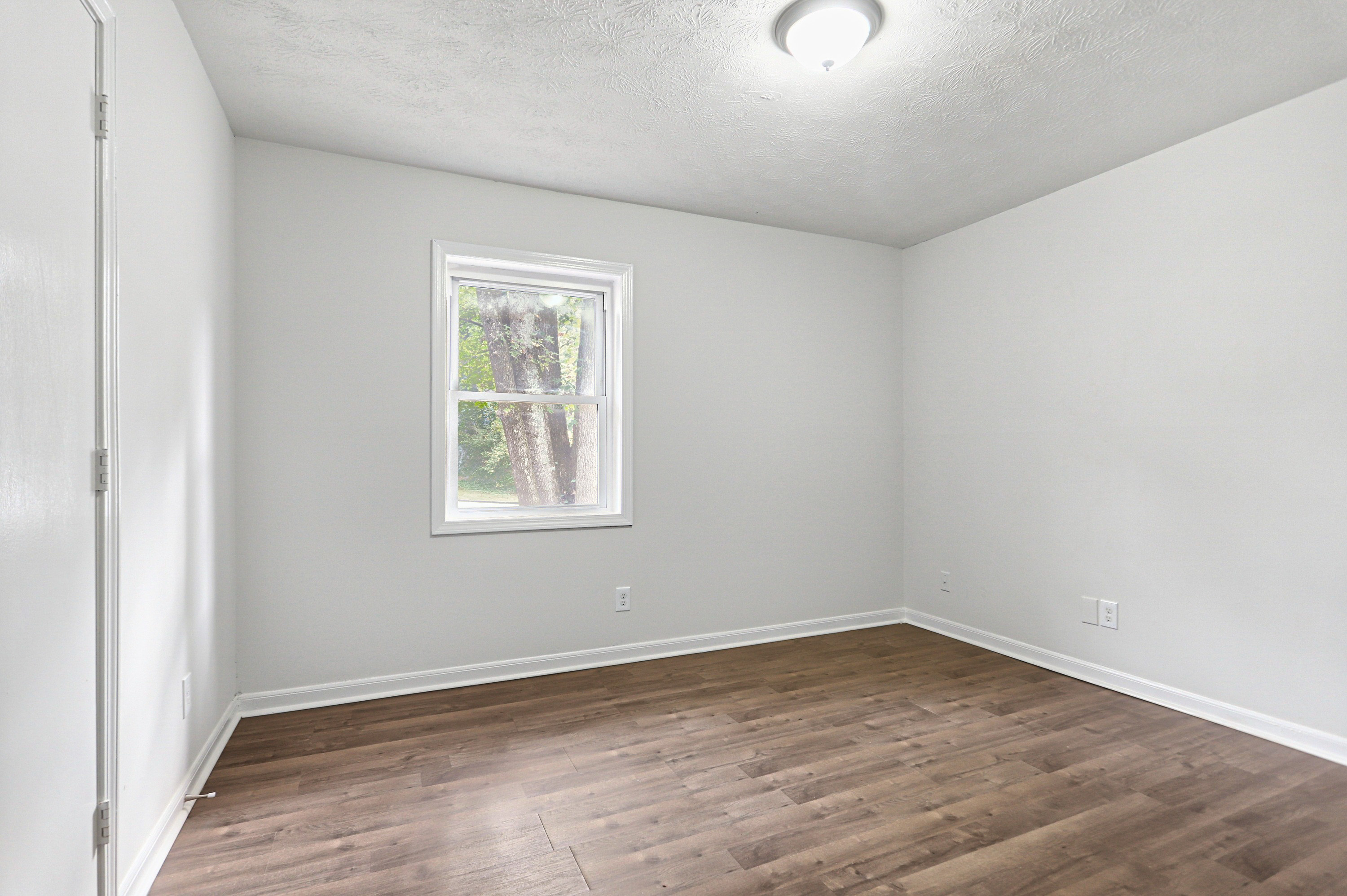 Photo 19 of 31 of 6379 Leverett Dr, Lithonia, GA