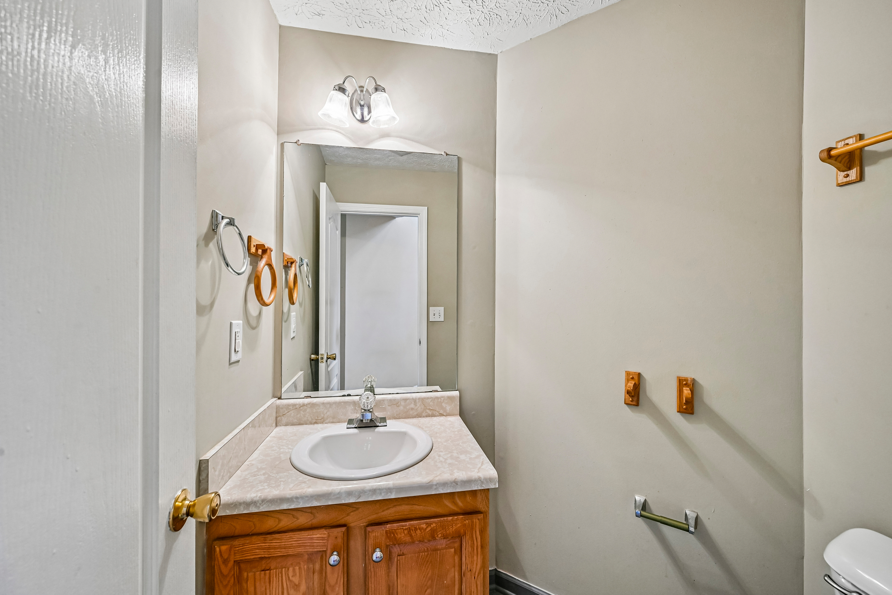 Photo 15 of 44 of 2083 Dylan Ct, Ellenwood, GA
