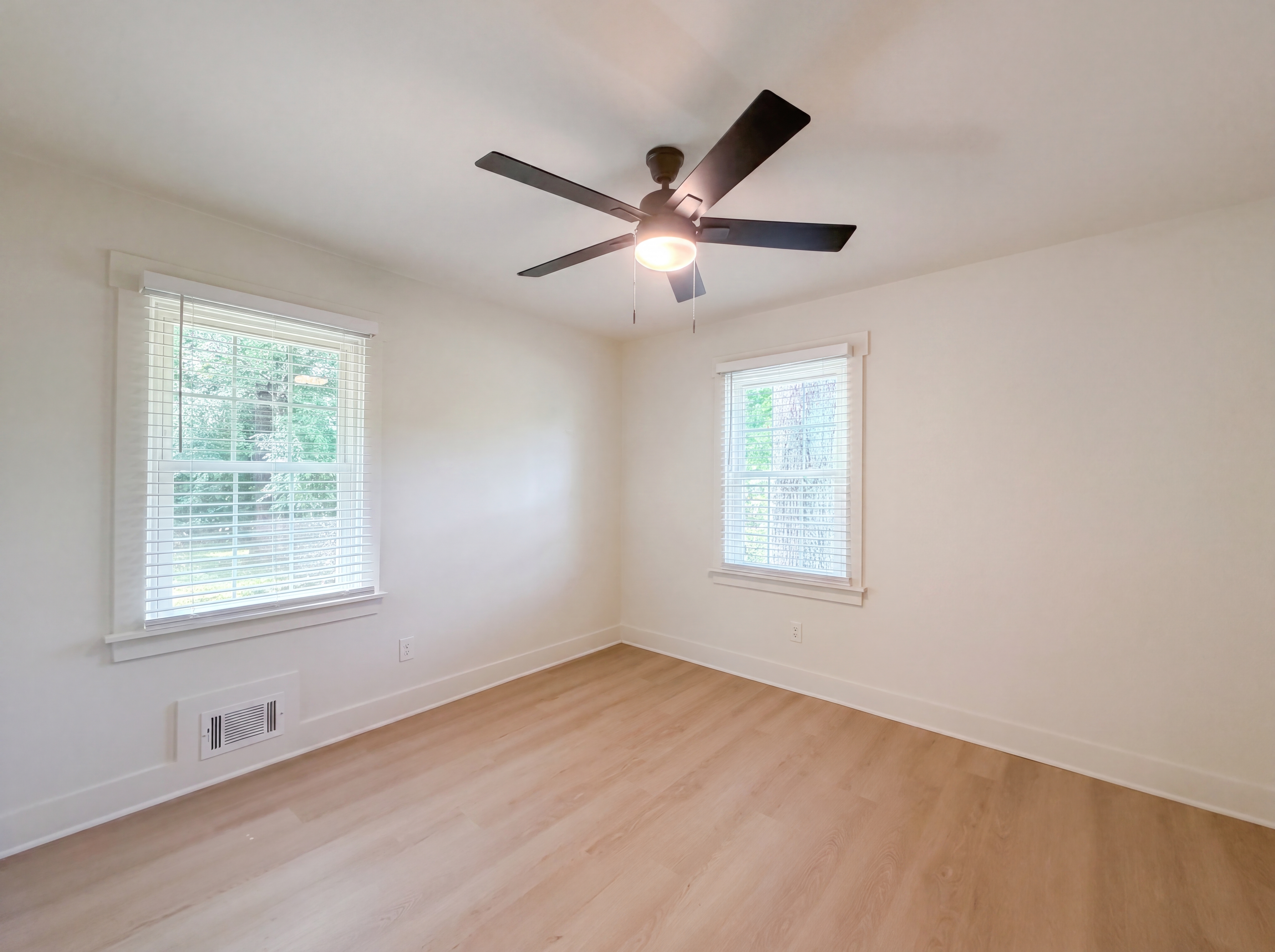 Photo 10 of 18 of 4747 Nelda Dr, Austell, GA