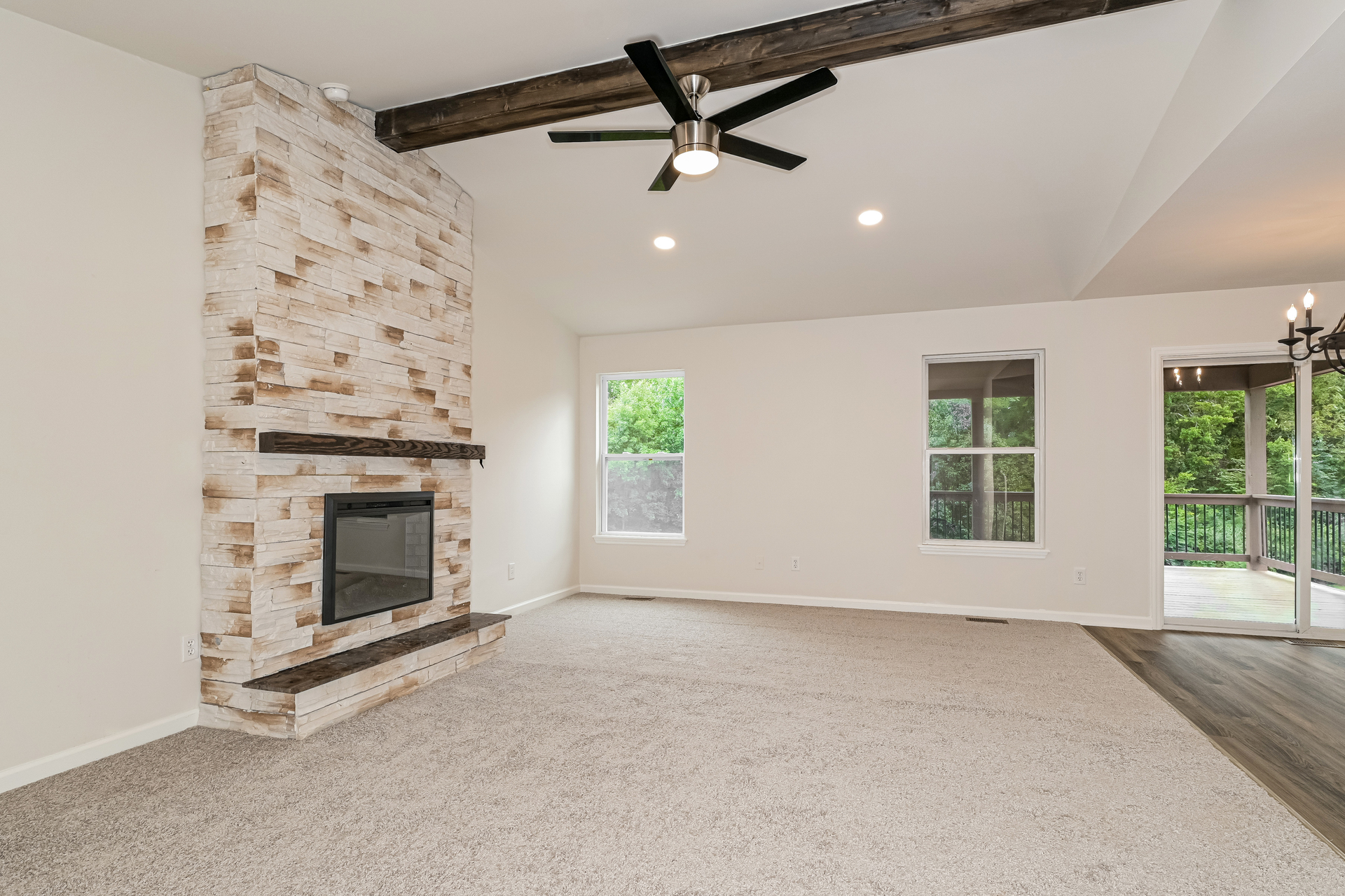 Photo 3 of 21 of 162 Trotters Creek Ln, Wright City, MO