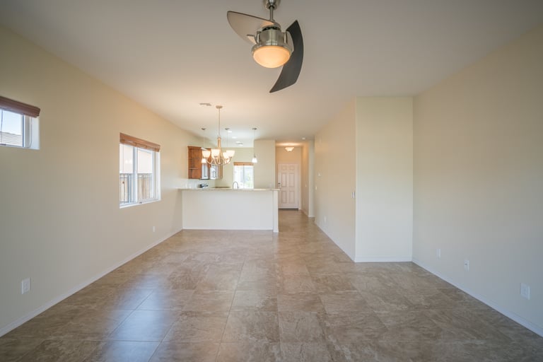 Photo 7 of 29 - 404 W Latona Rd, Phoenix, AZ 85041
