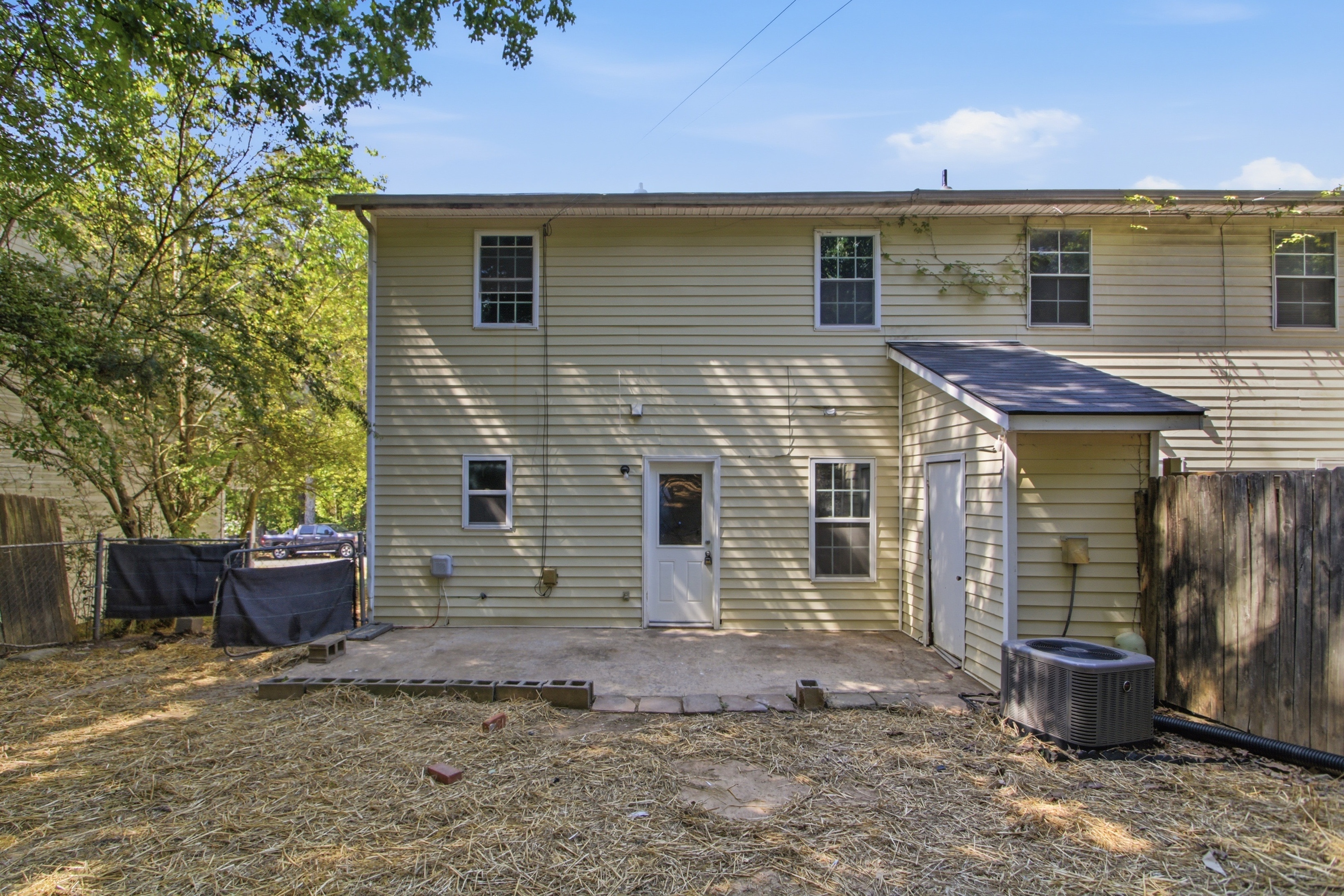 Photo 5 of 24 of 8544 Westchester Dr, Douglasville, GA