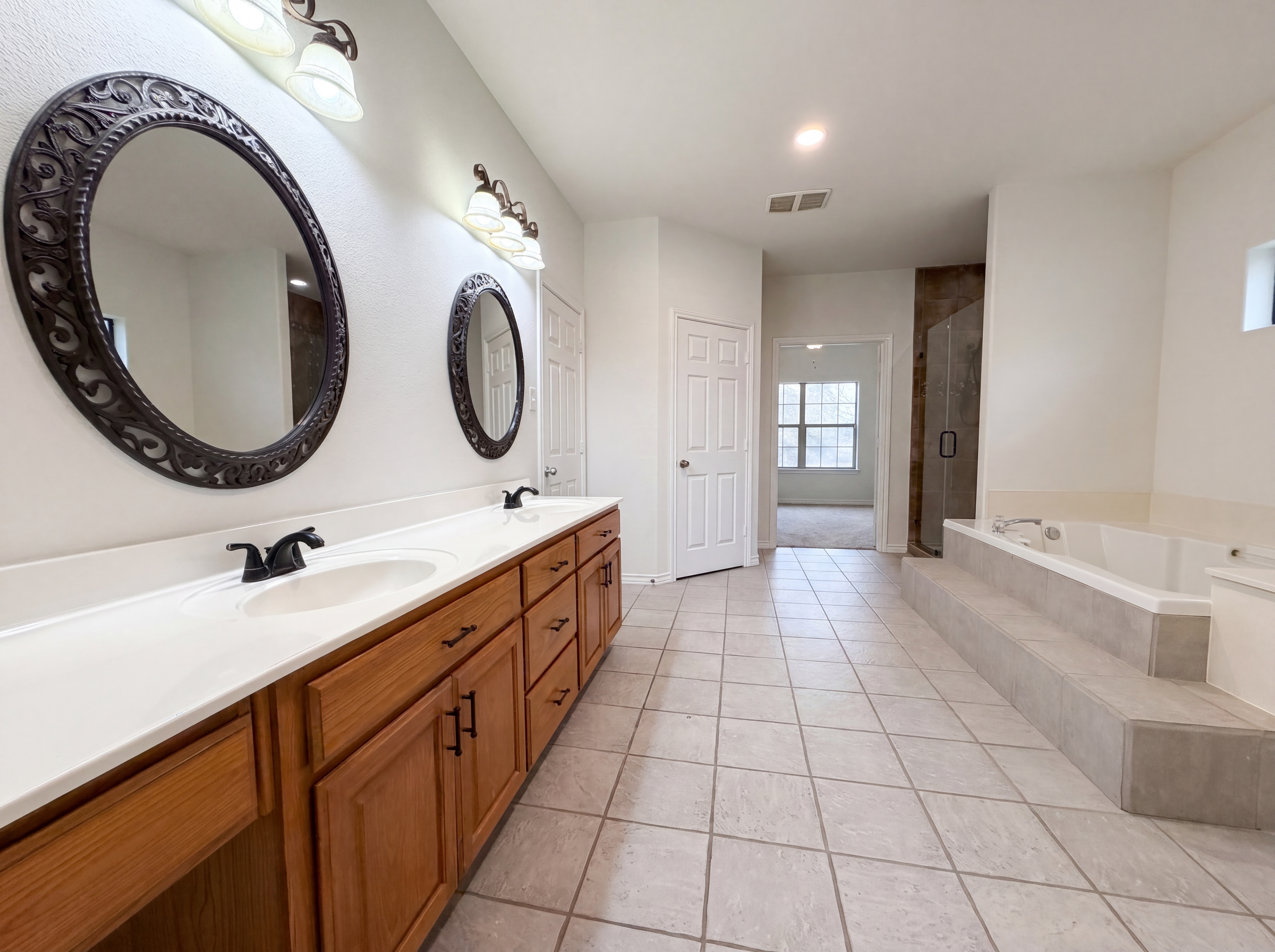 Photo 11 of 20 of 6041 King Trl, Corpus Christi, TX