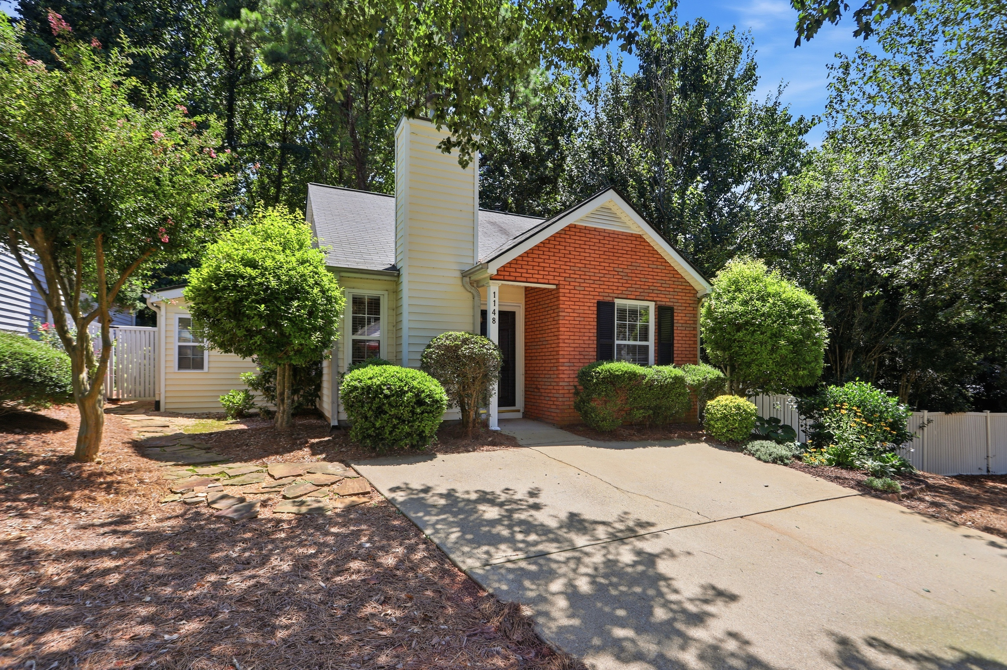 Photo 3 of 23 of 1148 Britley Park Ln, Woodstock, GA