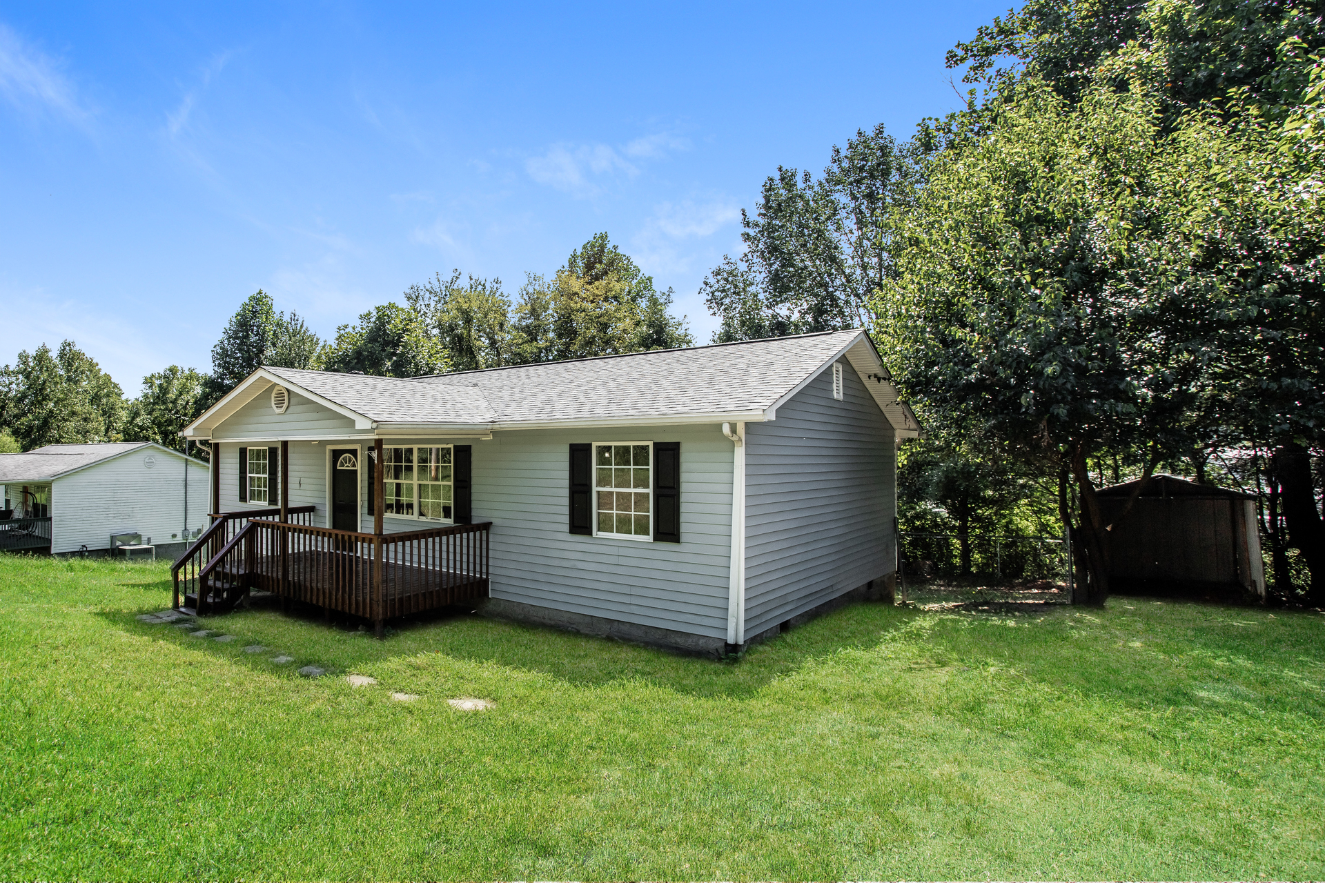 Photo 13 of 14 of 252 Queener Ln, Caryville, TN