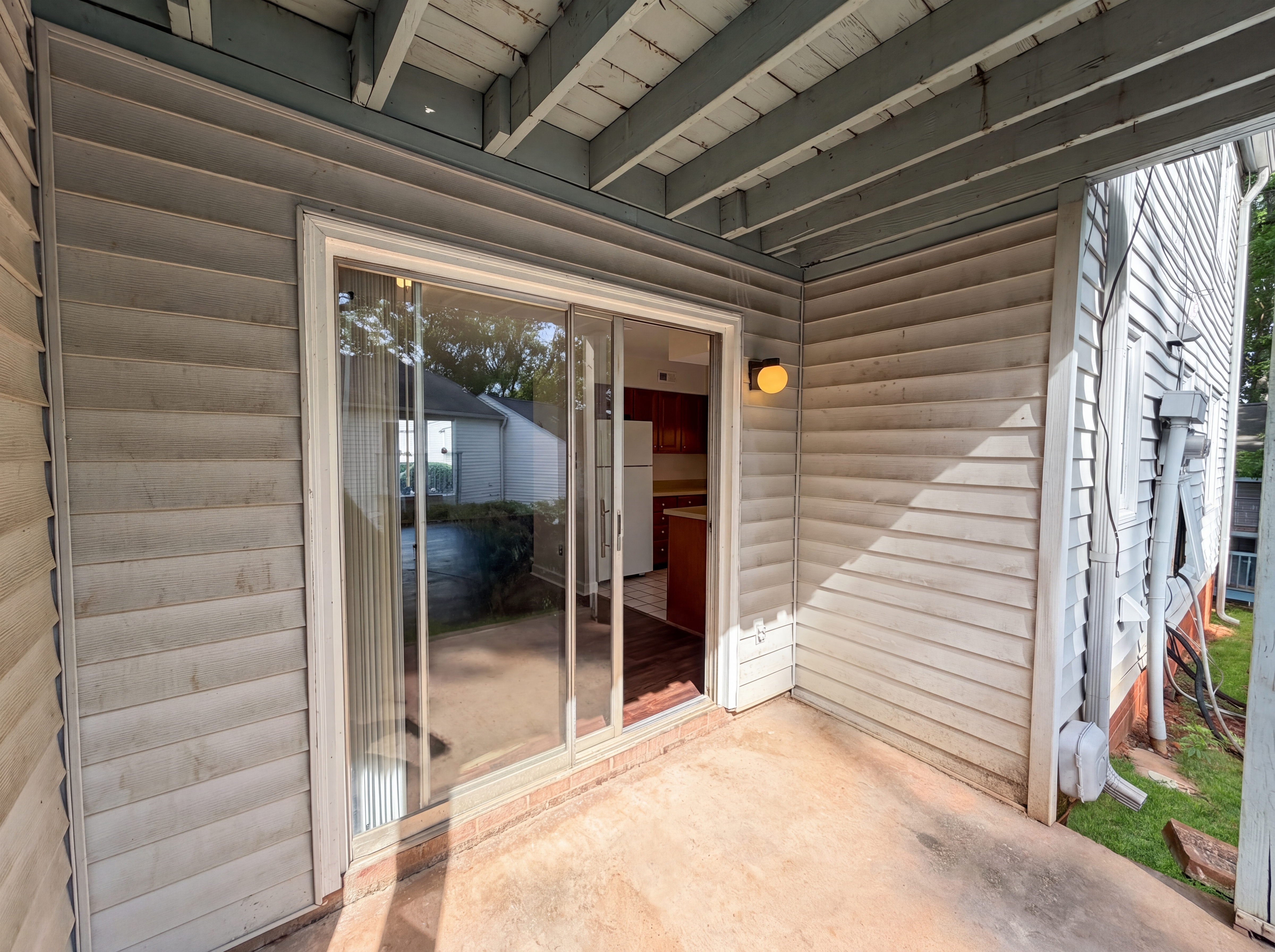 Photo 5 of 20 of 2020 Stoney Point Ln, Charlotte, NC