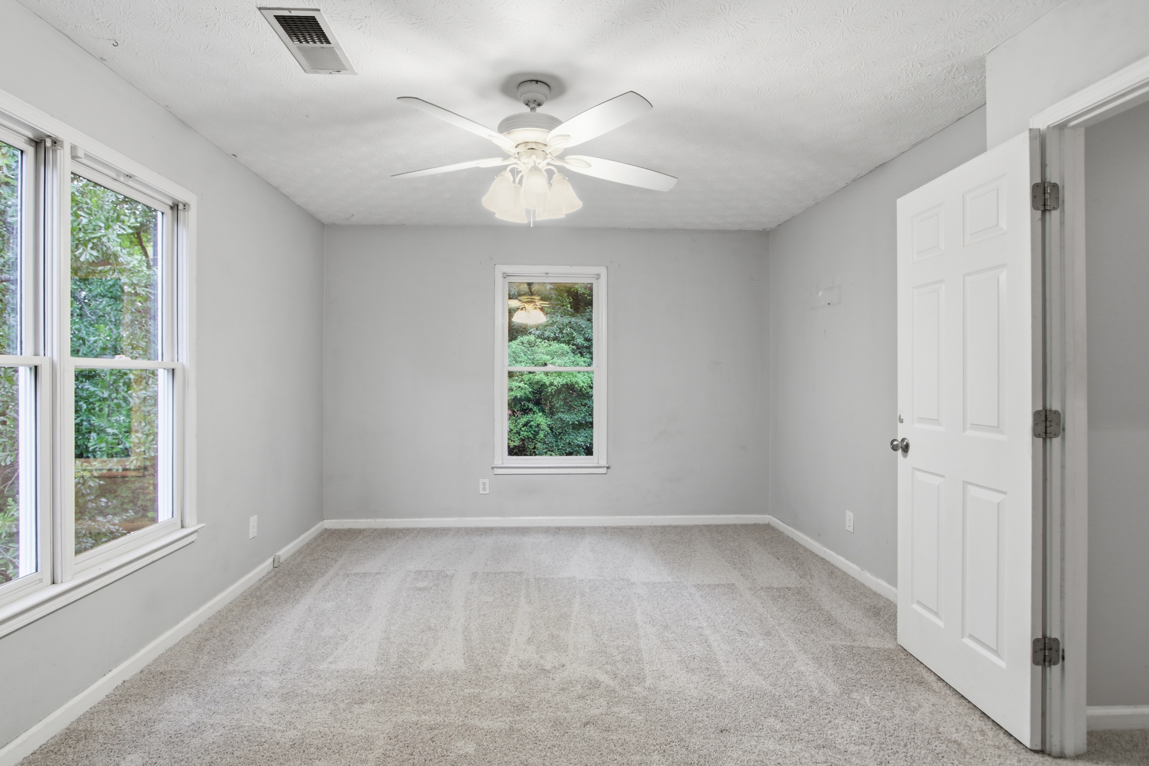 Photo 24 of 37 of 3504 Wellsley Dr, Powder Springs, GA