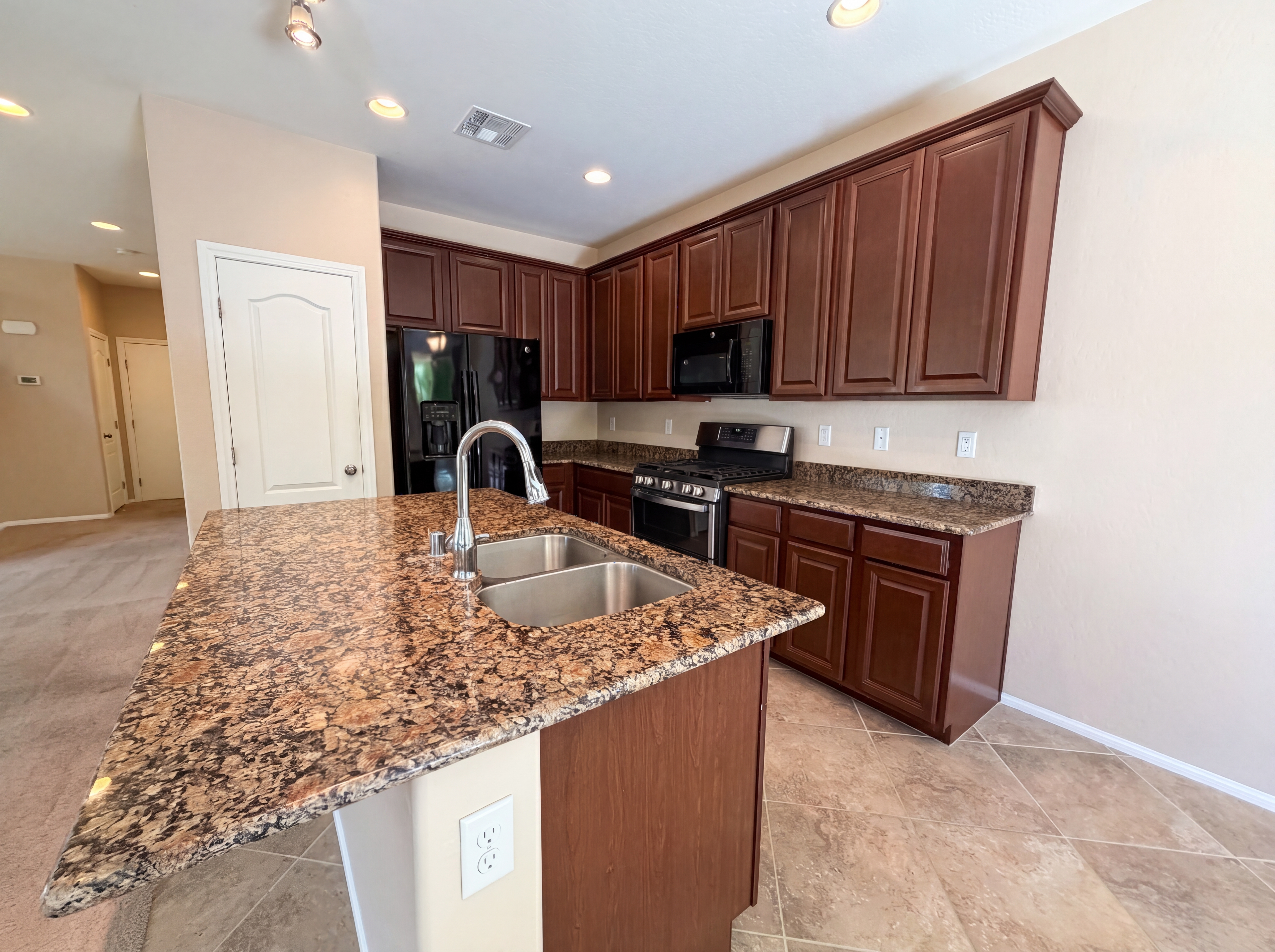 Photo 2 of 23 of 7698 Falmoth Bay Ct, Las Vegas, NV